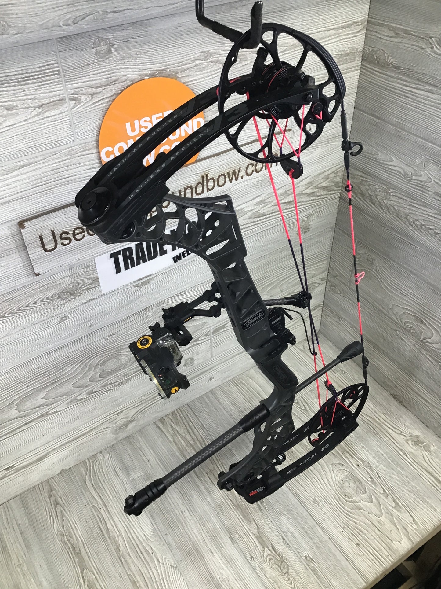 Used Mathews V3 27 Stone Package 27.5/70# right handed