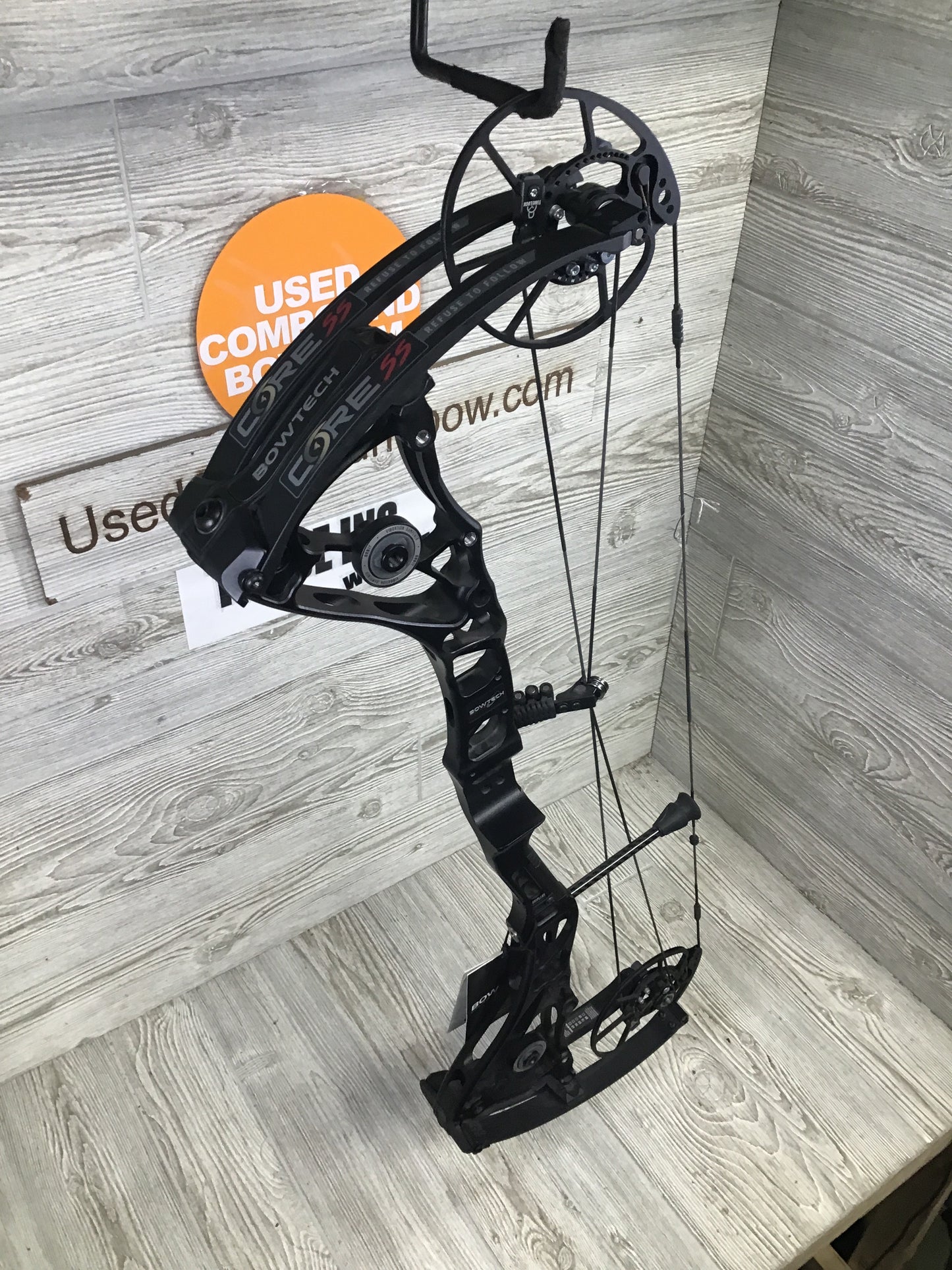 Bowtech Core SS 60-70# Black Right Handed