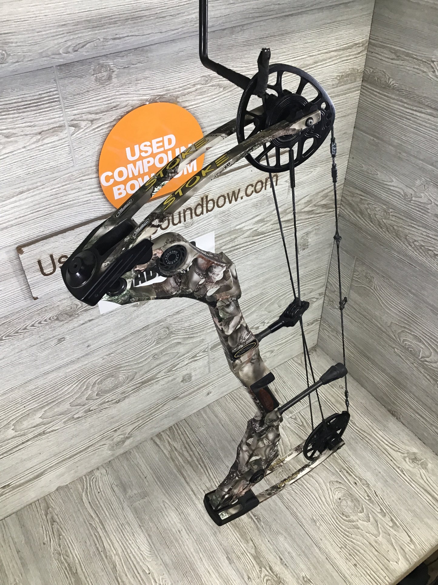 Used Mathews Stoke 50# max Right Handed Camo 28" Lost XD