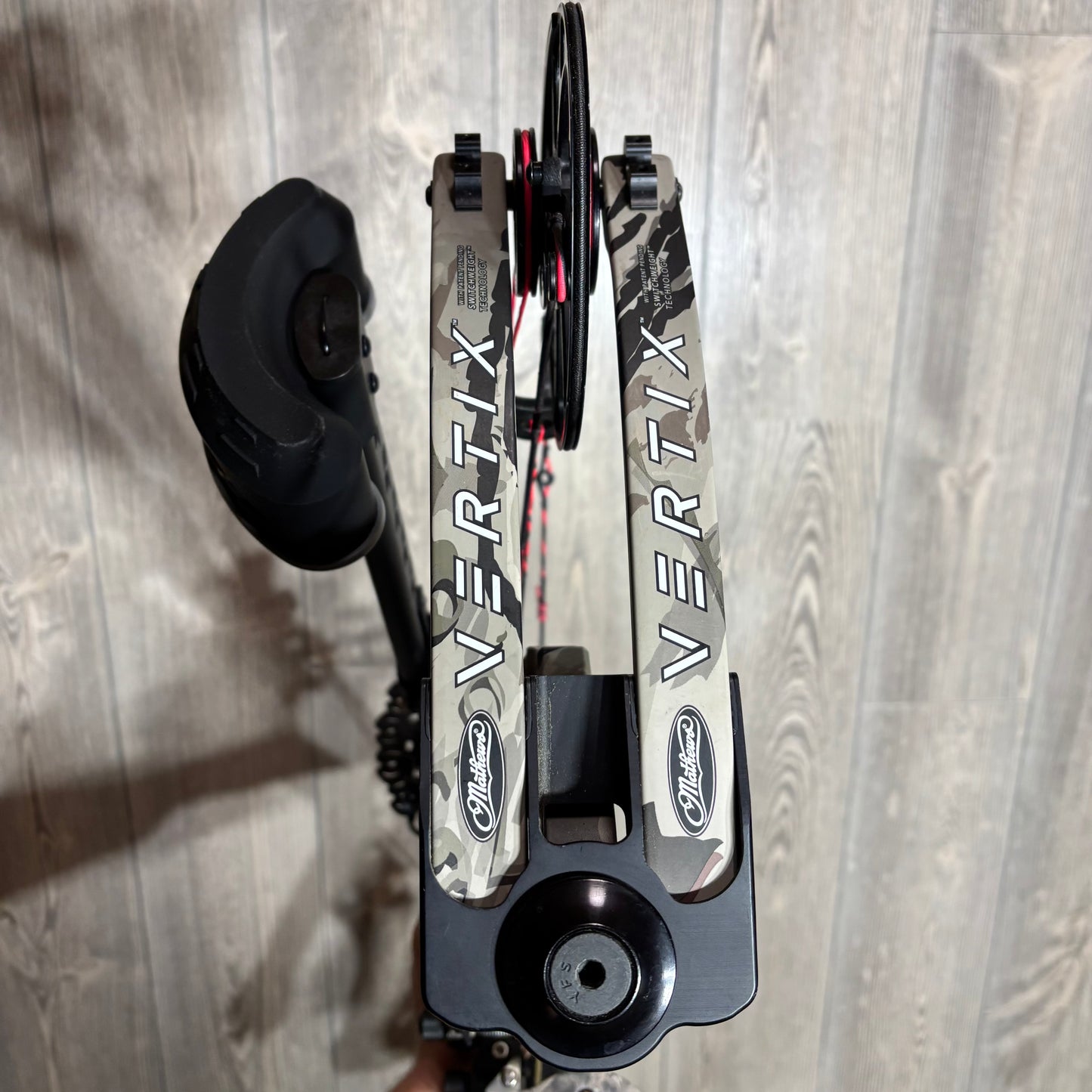 Used Mathews Vertix RH Under Armour Bow Package