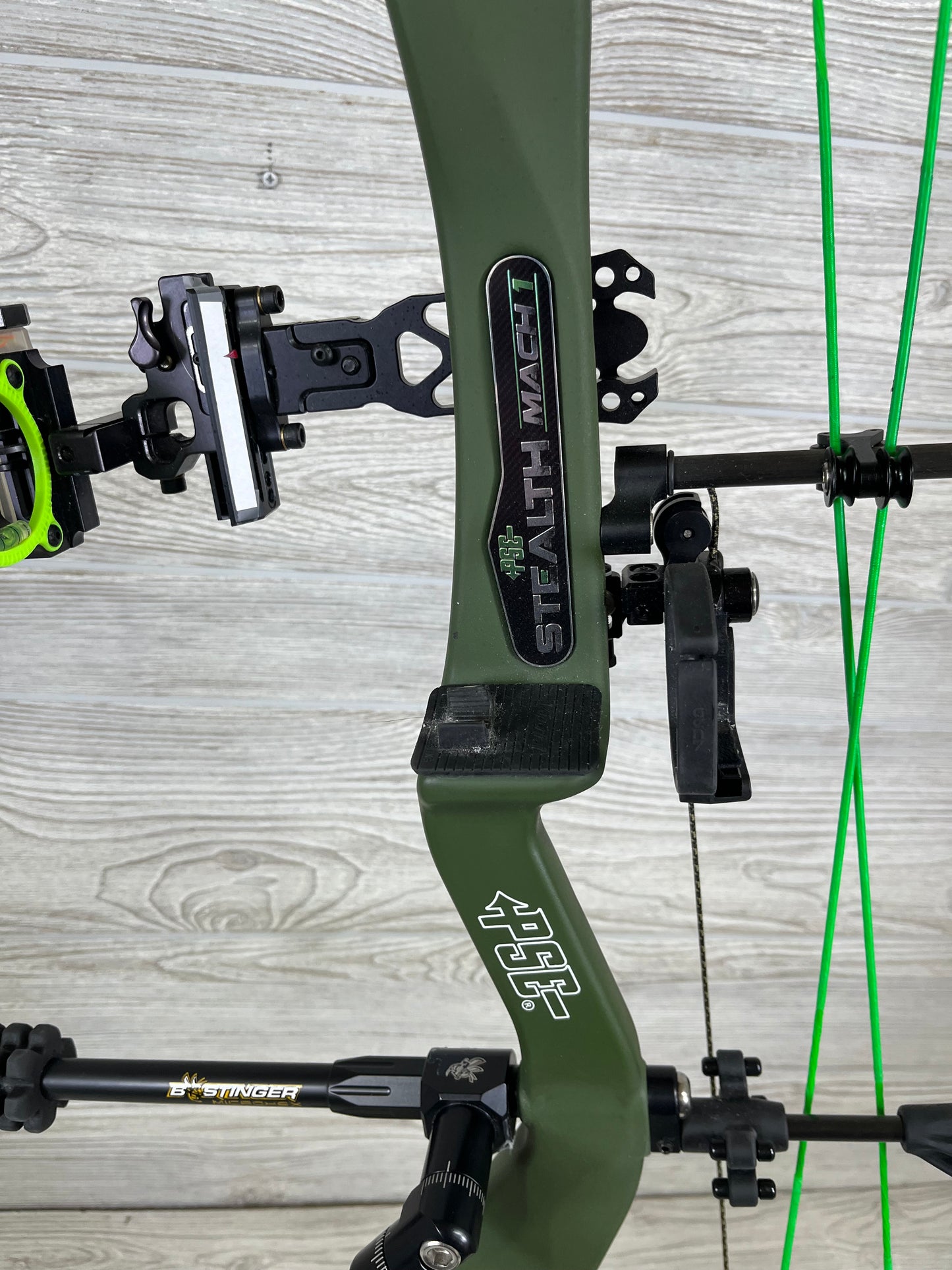 Used PSE Stealth Mach 1 Nock On RH 60-70# LOADED