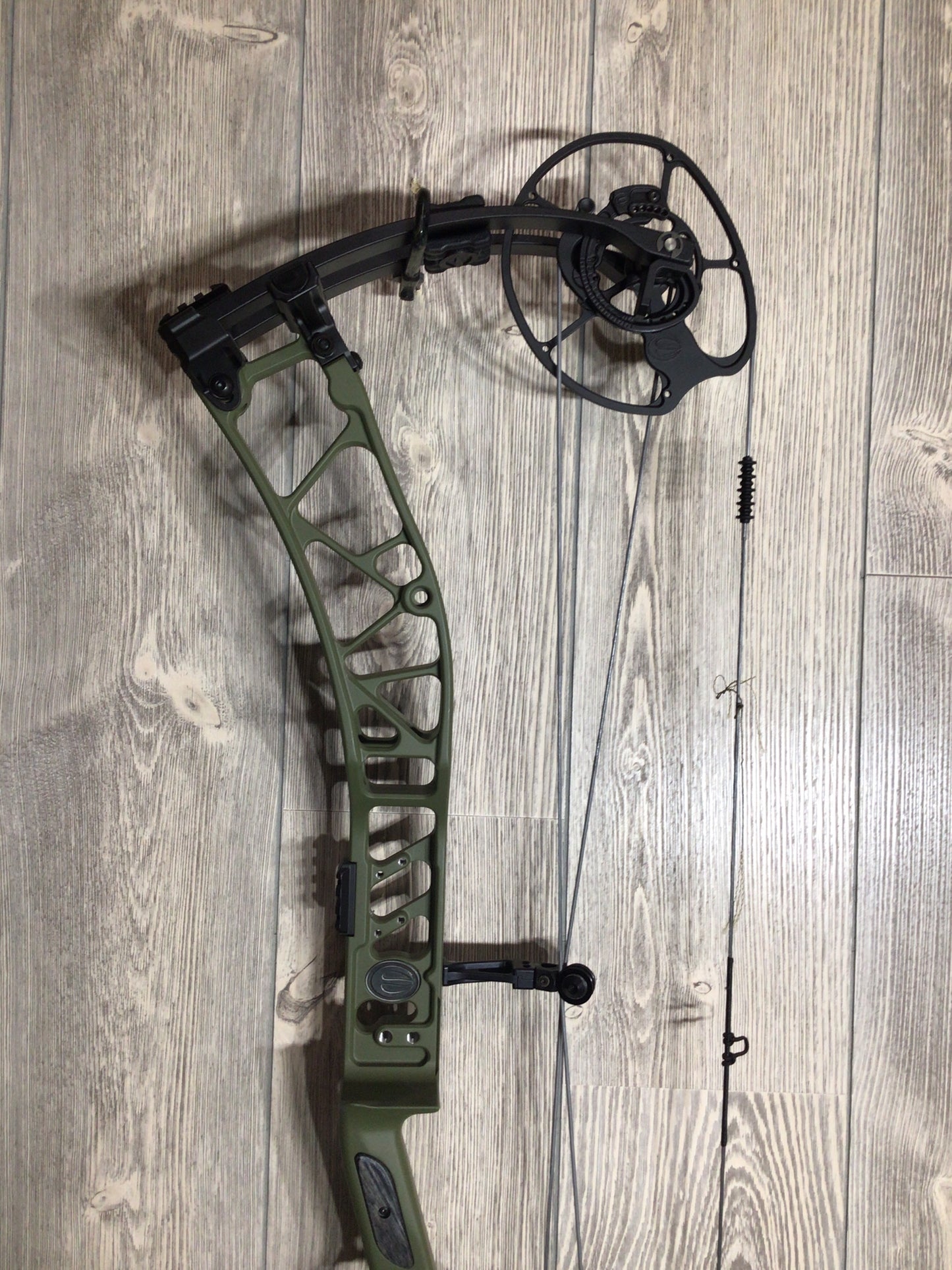 Used Elite Exalt LD OD Green RH Bow