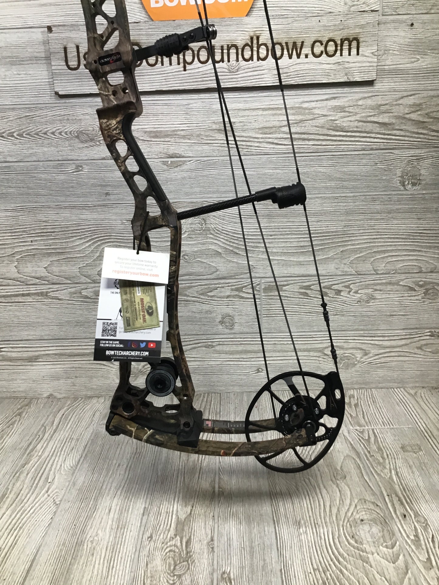 NEW Bowtech SS34 Mossy Oak Right Handed 70#