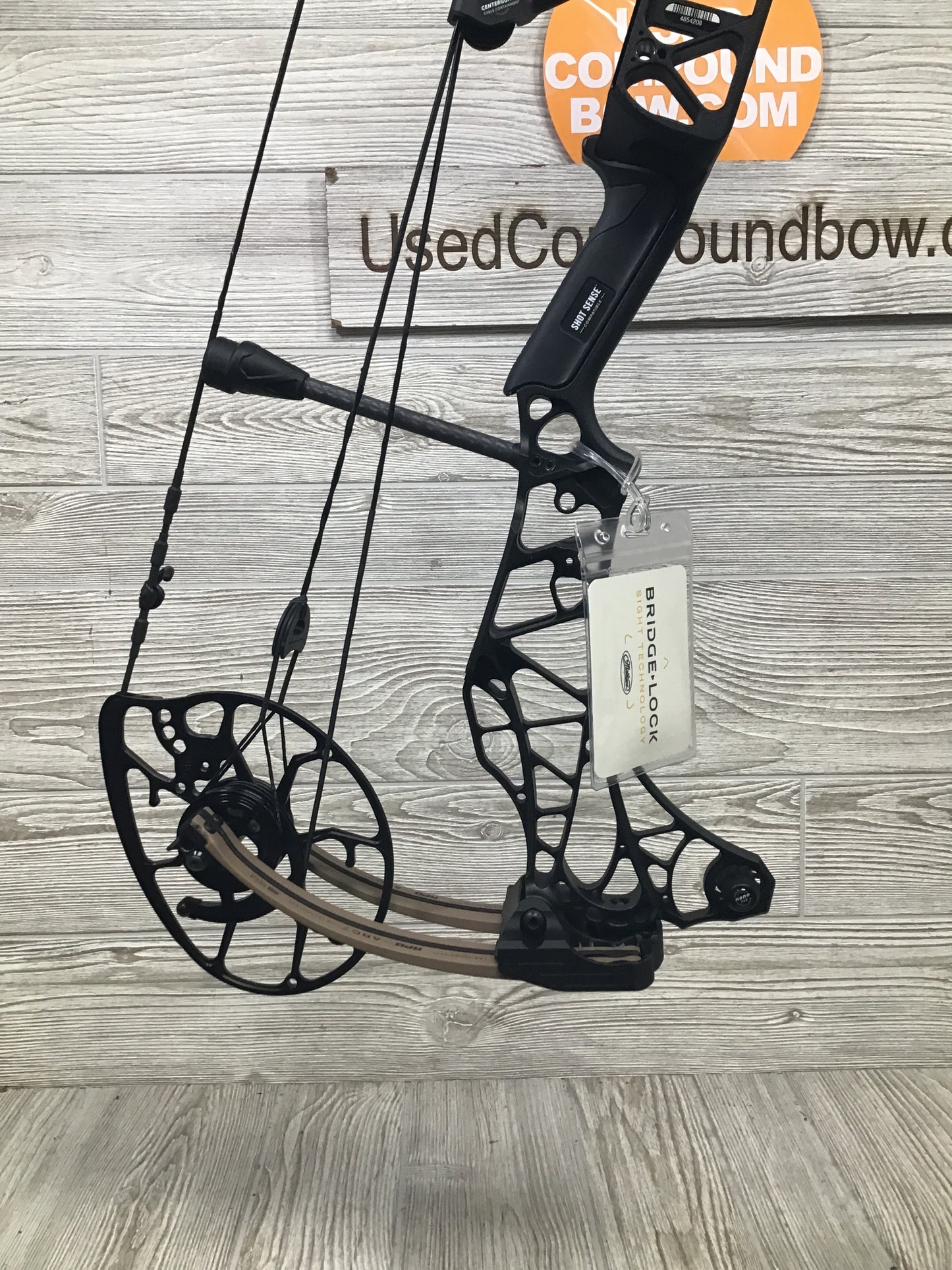 Used Mathews Lift X 29.5 Right Hand Black riser/Earth limbs Bow 27/65