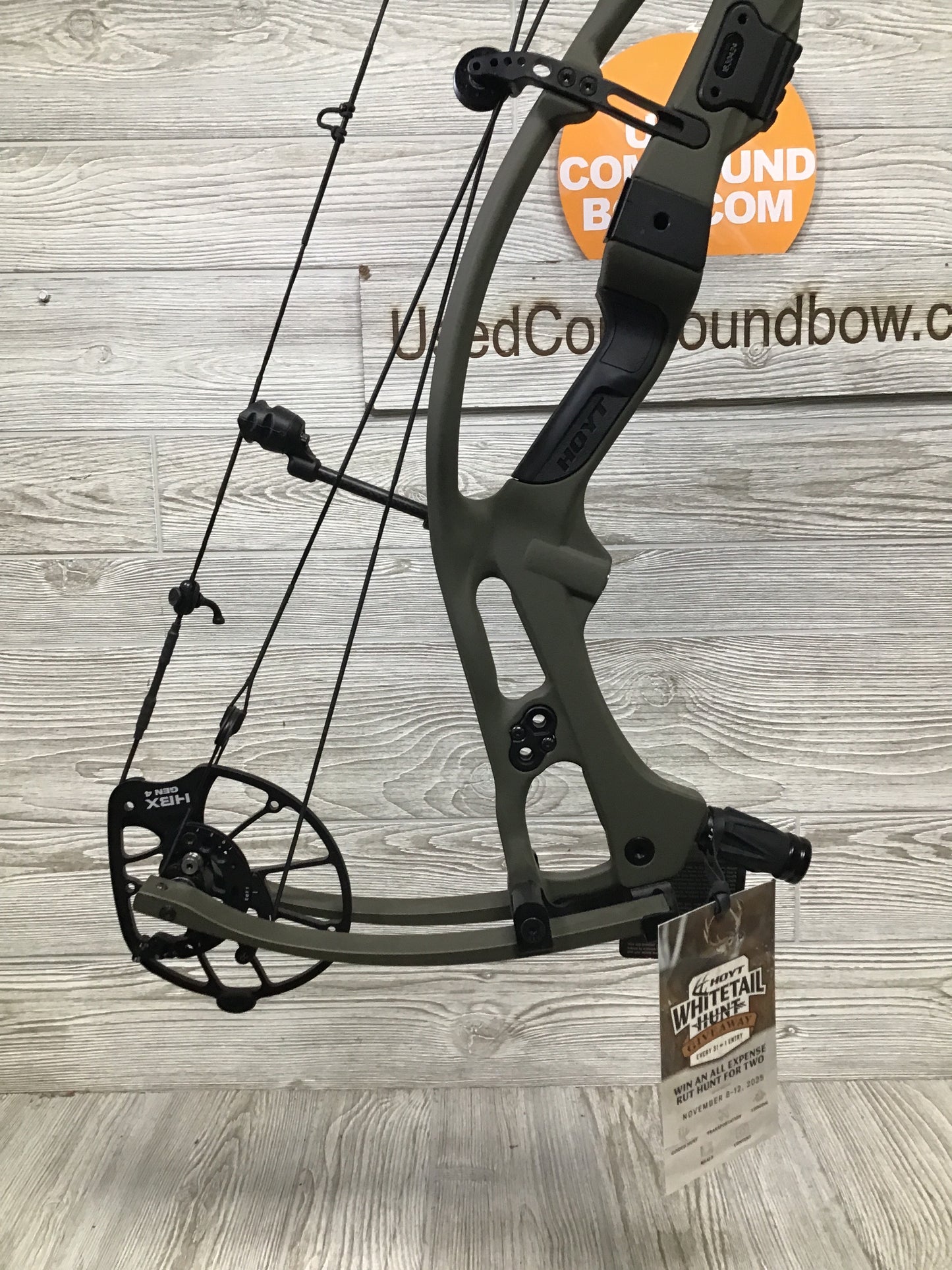 Hoyt RX-9 Right Handed Wilderness 60-70lbs 25-30" Bow
