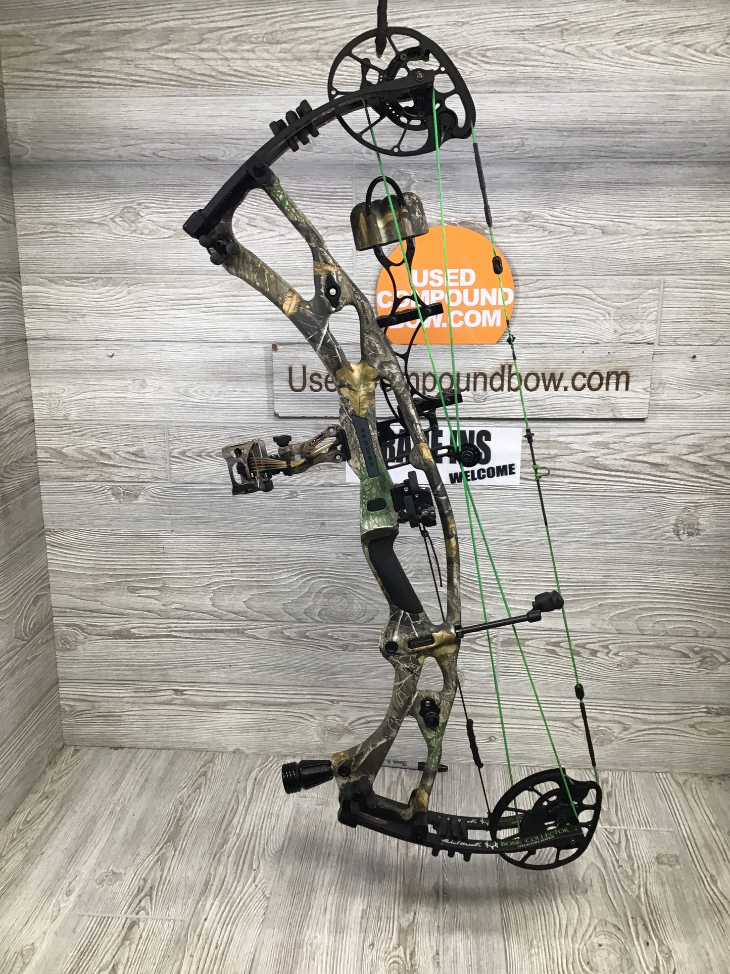 Used Hoyt RX-7 Ultra Right Hand Realtree Edge 55-65# Bone Collector Package