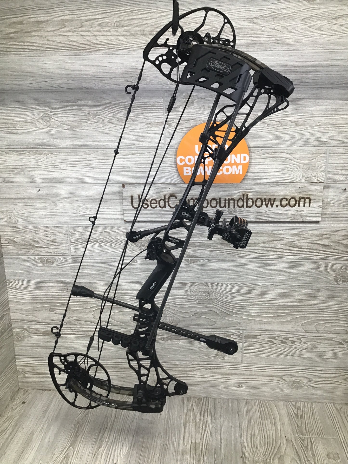 Used Mathews Lift X 29.5 Right Hand Black riser/ Bottomland limbs 30/70 LOADED WITH NEW ACCESSORIES