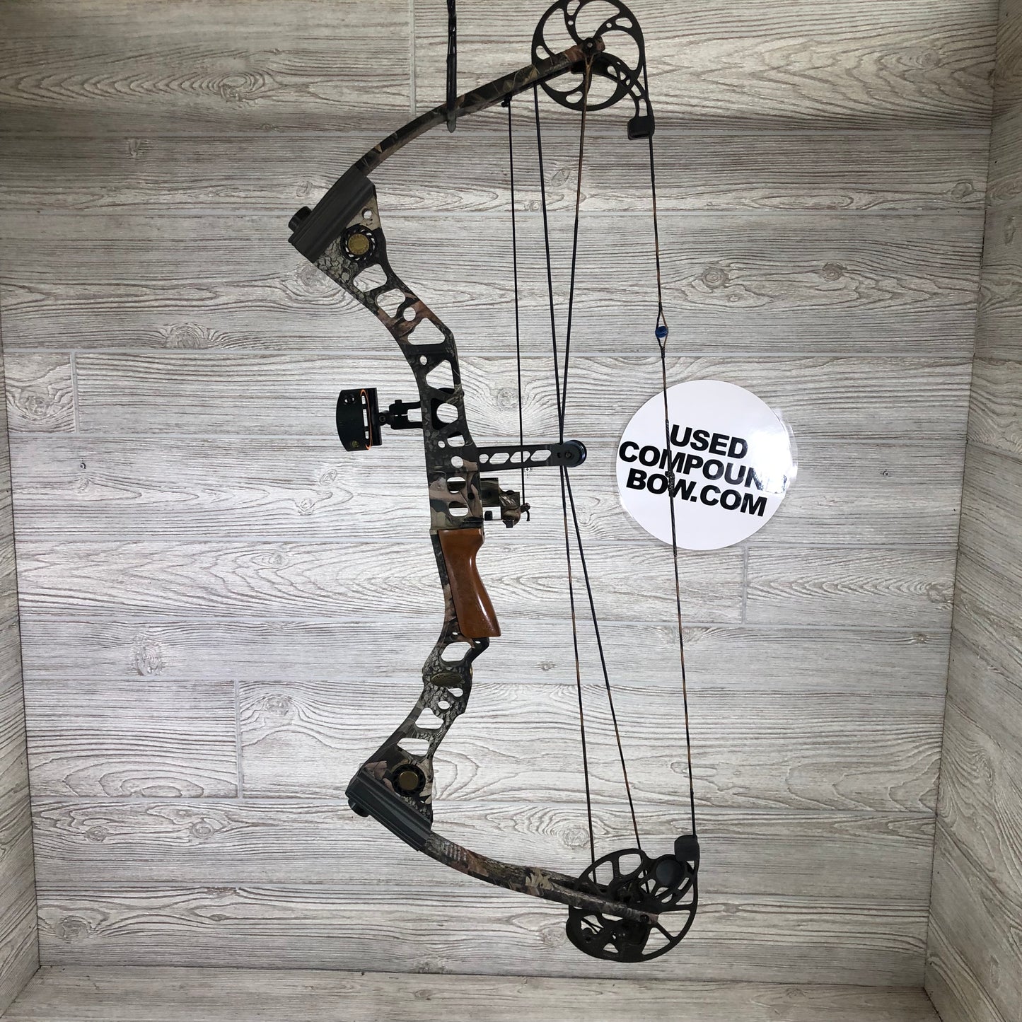Mathews Outback 27" 60lb Right Handed Bow package