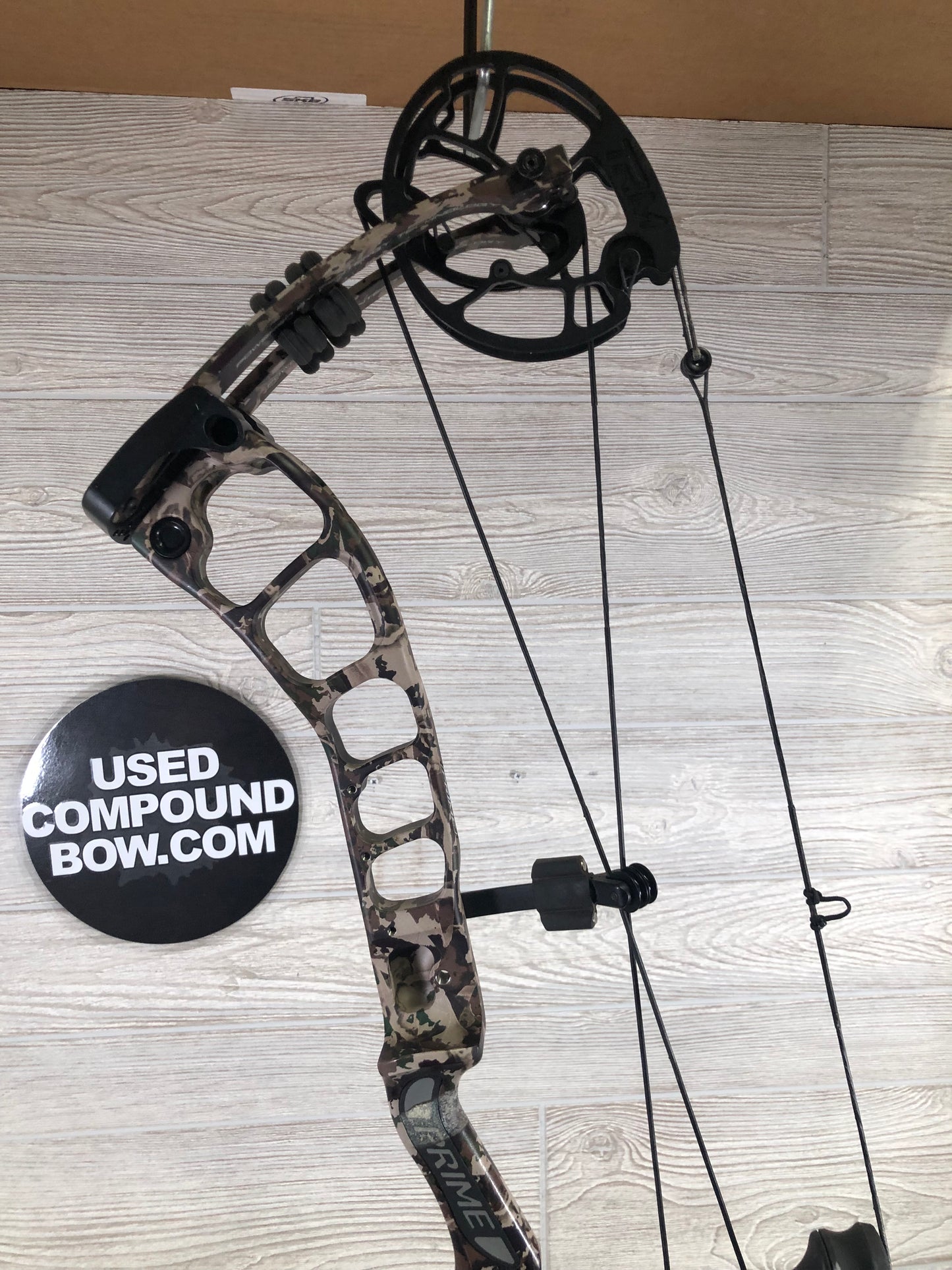 Prime Logic First Lite Camo RH 65lbs 28.5" Draw Bow