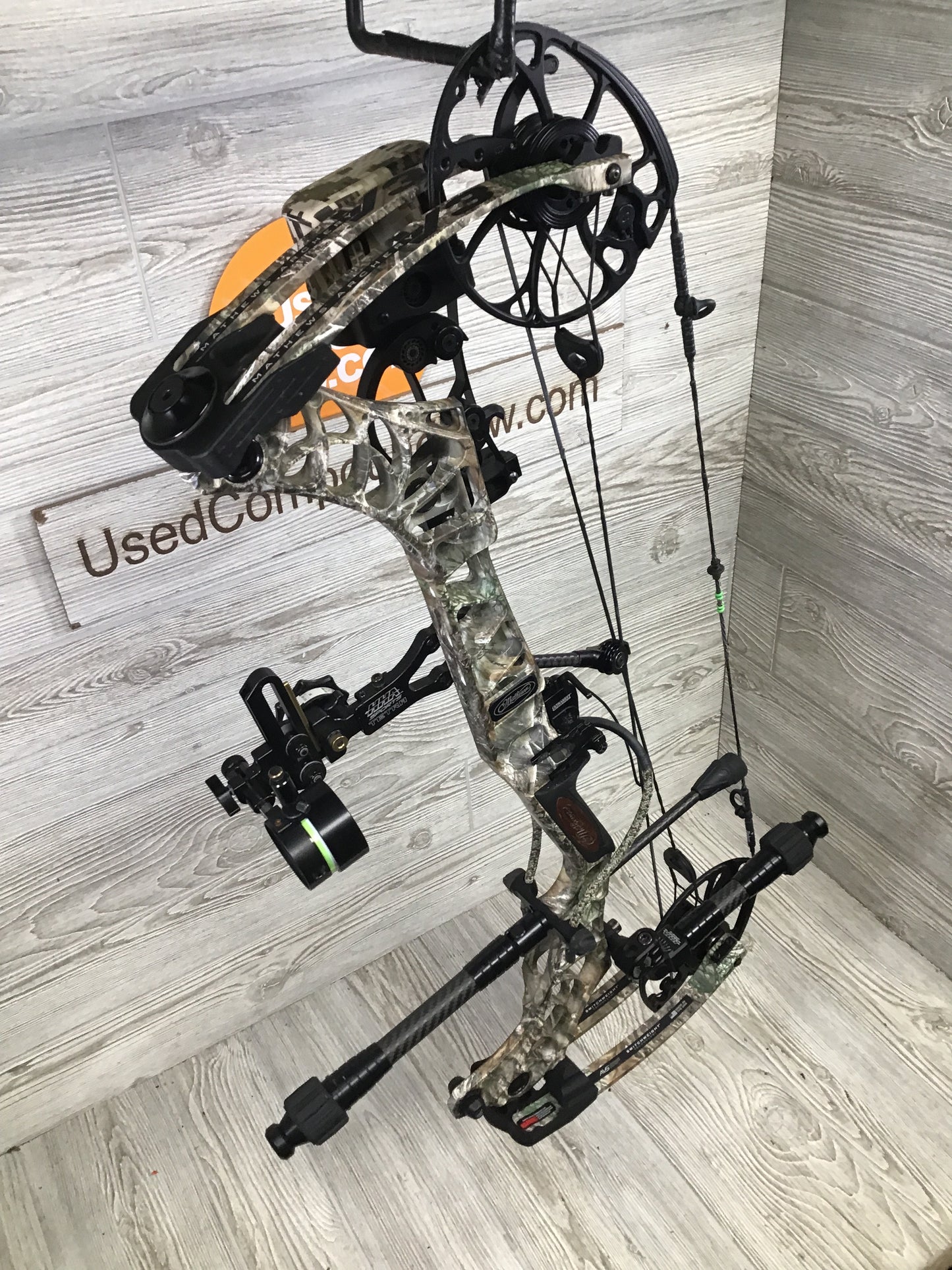 Used Mathews V3 27 RH Realtree Camo Package