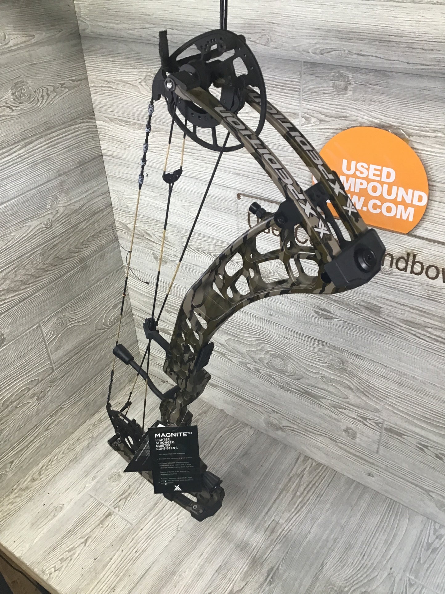 Xpedition Xlite 32 55-65# Mossy Oak Bottomlands 25-30.5"