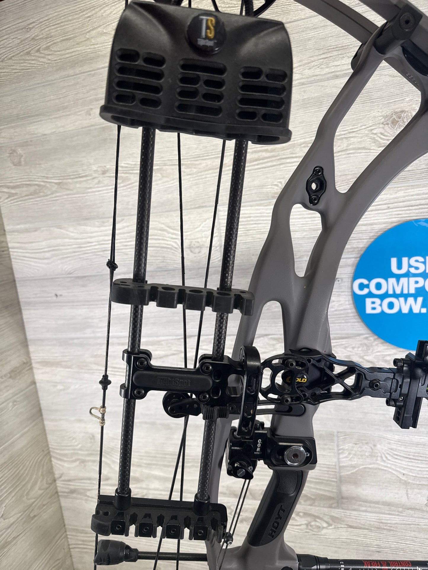 Hoyt RX-8 Ultra Tombstone RH 60-70# package