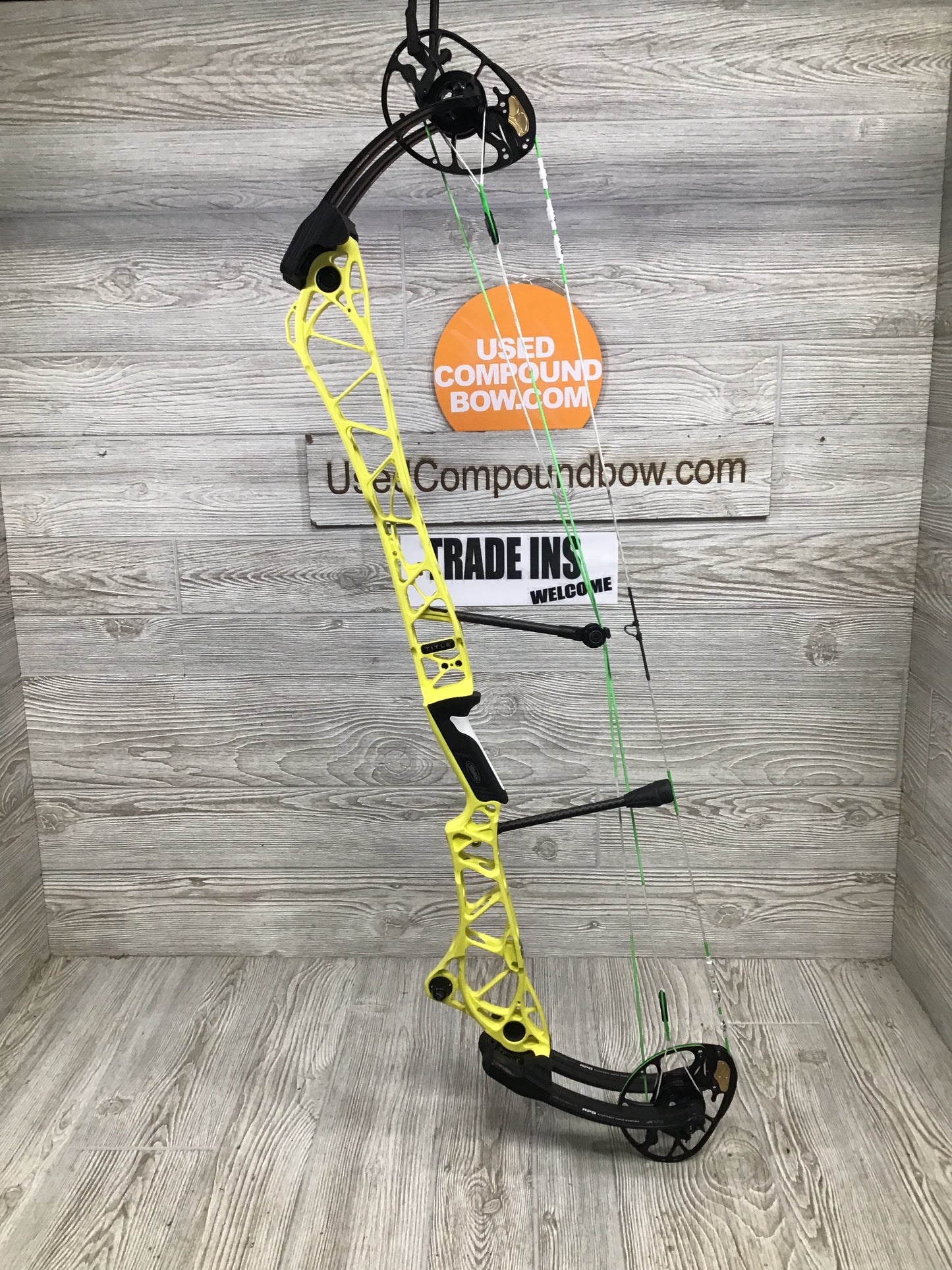 Used Mathews Title 38 (Gen 2)Yellow Right Handed Target Bow