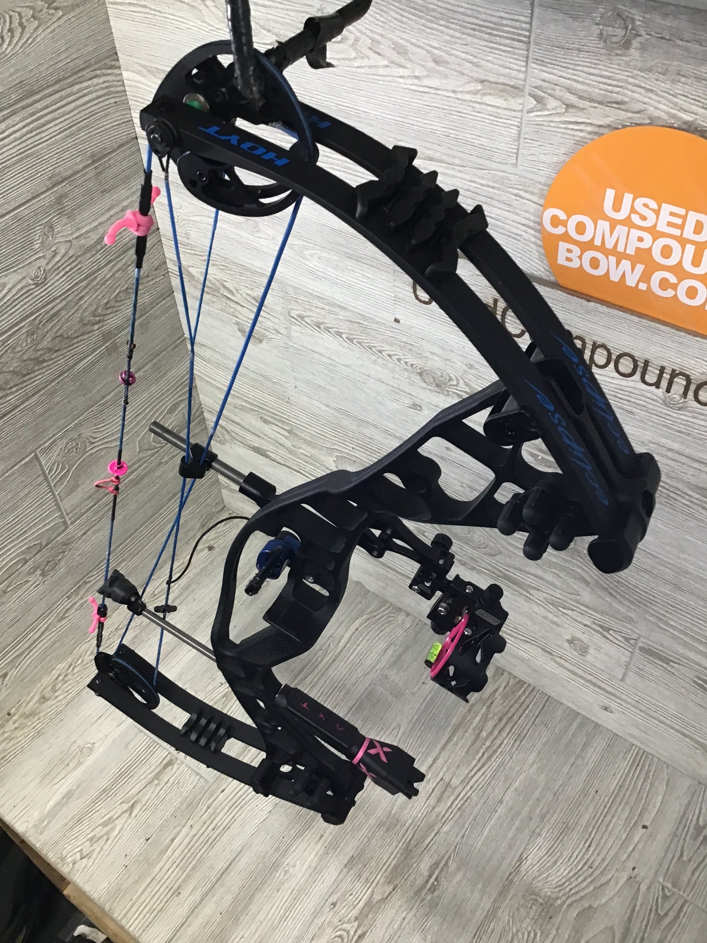 Hoyt Eclipse Left Handed package 24.5" 40-50# Black