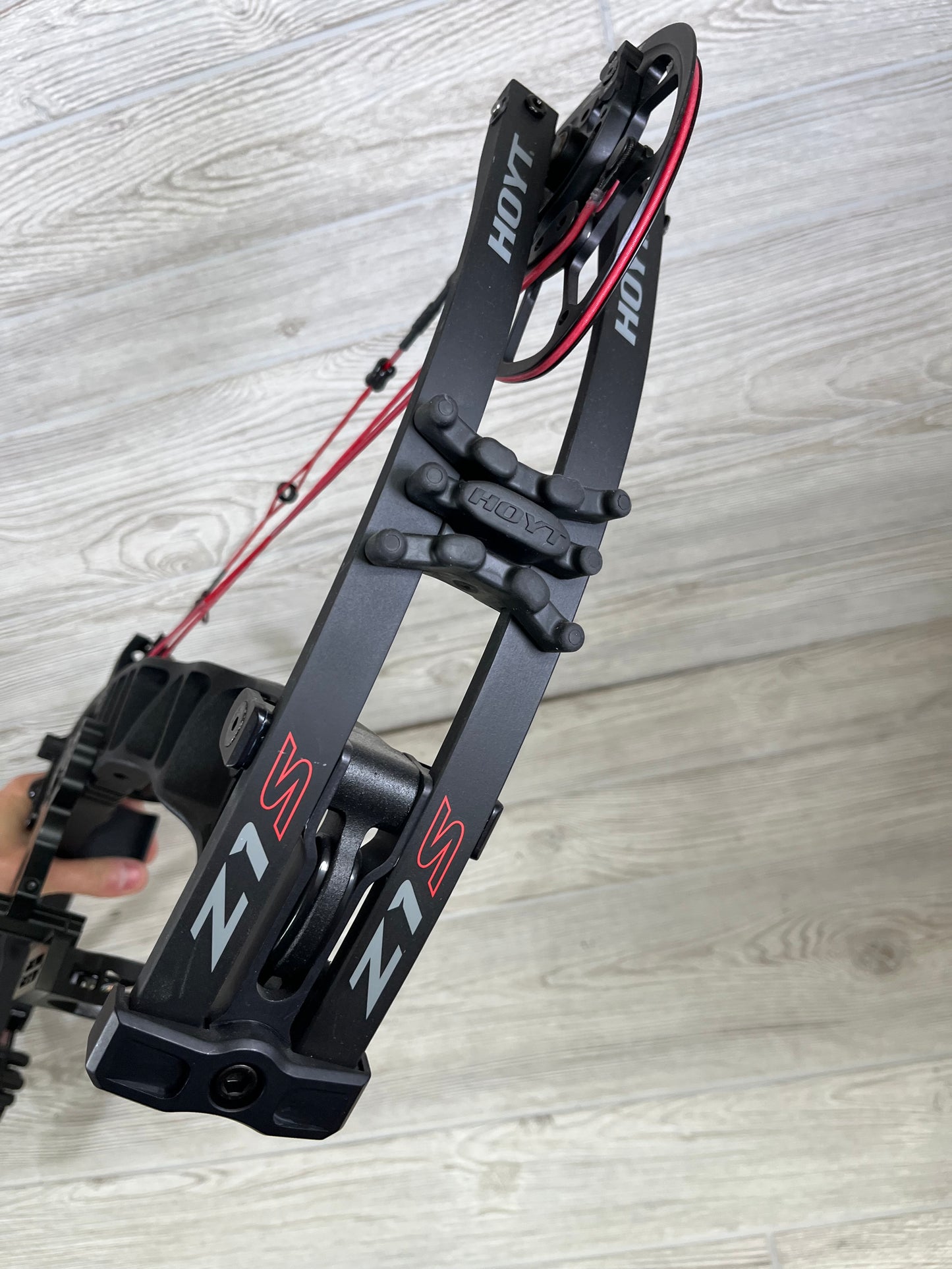 Hoyt Z1S Black 60-70 Right Handed