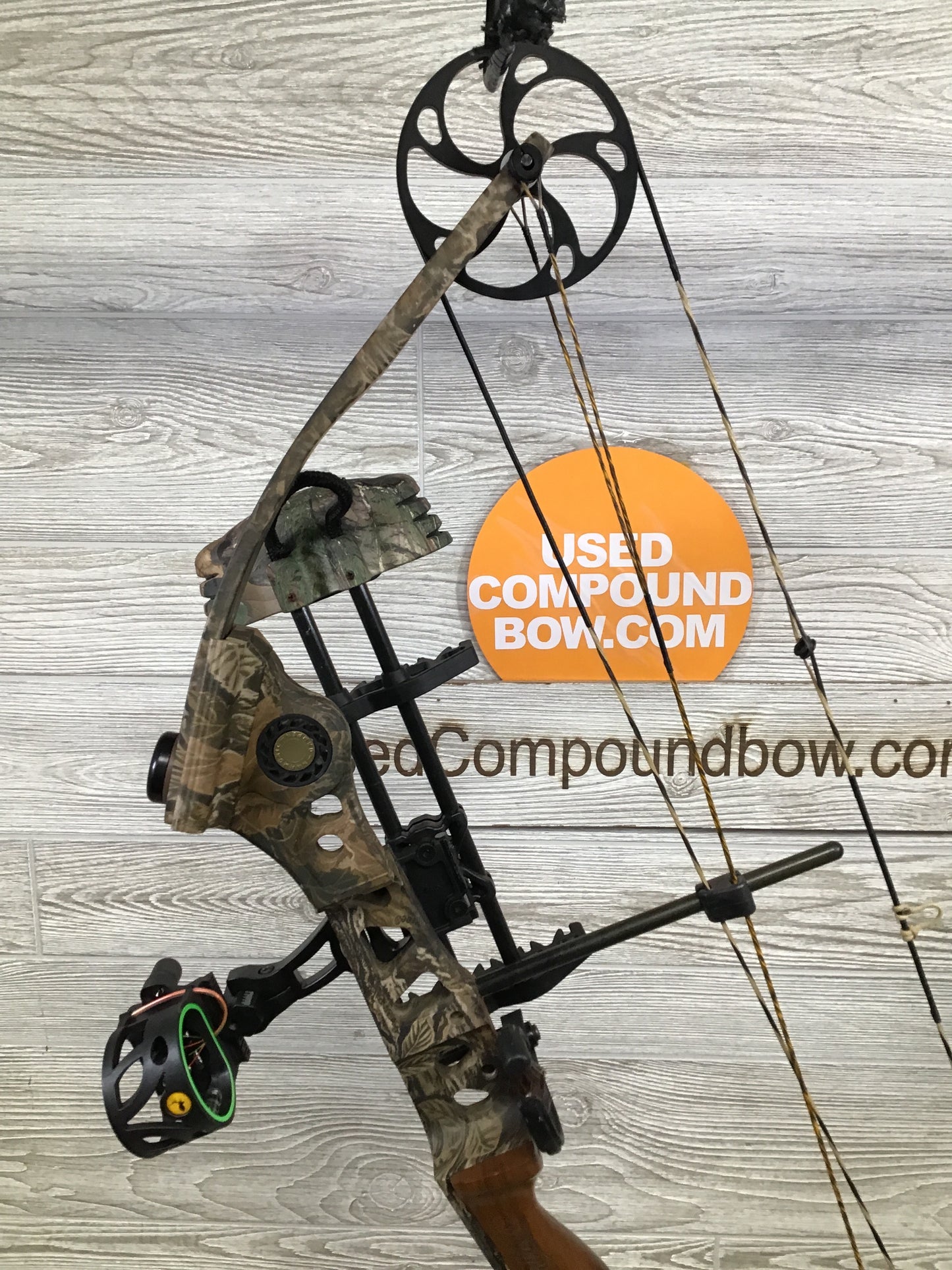 Used Mathews SQ2 28" 70 lb Realtree X-tra Hunting PKG