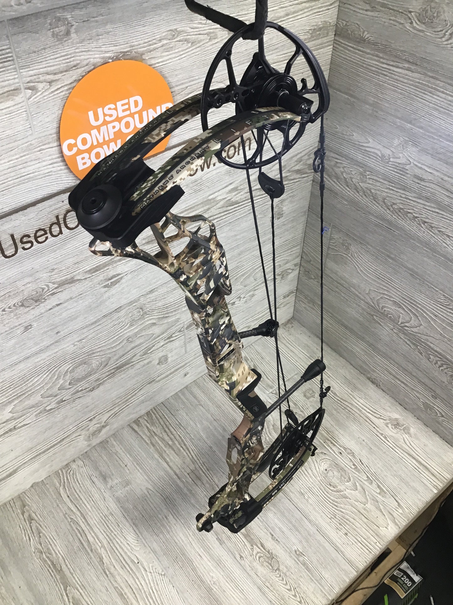 Used Mathews Lift X 29.5 Right Hand 28.5"/70# Sitka Subalpine