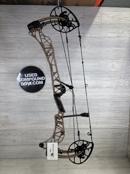 Used Mathews Lift X 29.5 Right Handed Earth with Mathews MX2 Rest