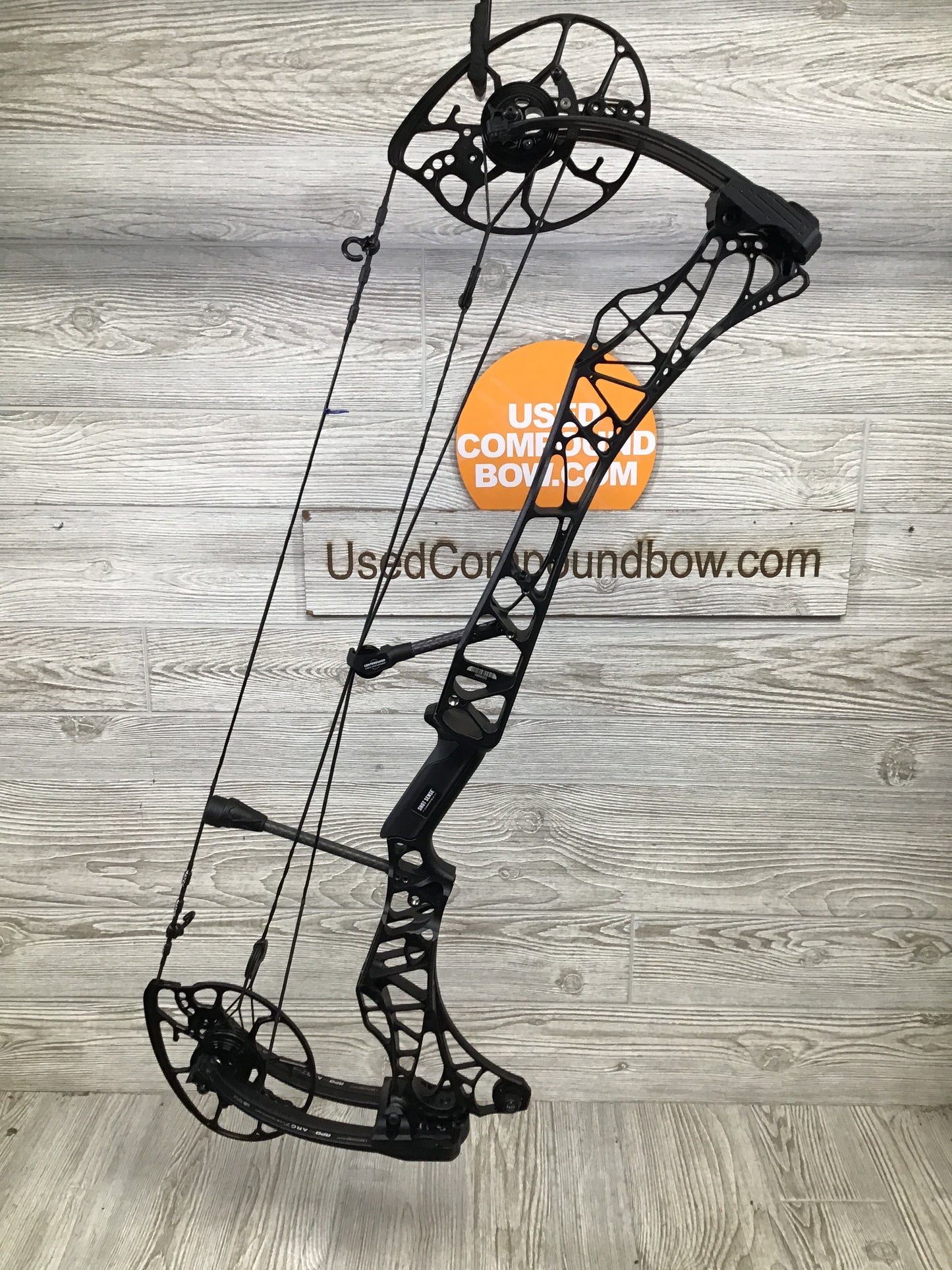 Used Mathews Lift X 29.5 Right Hand Black Bow 29/70