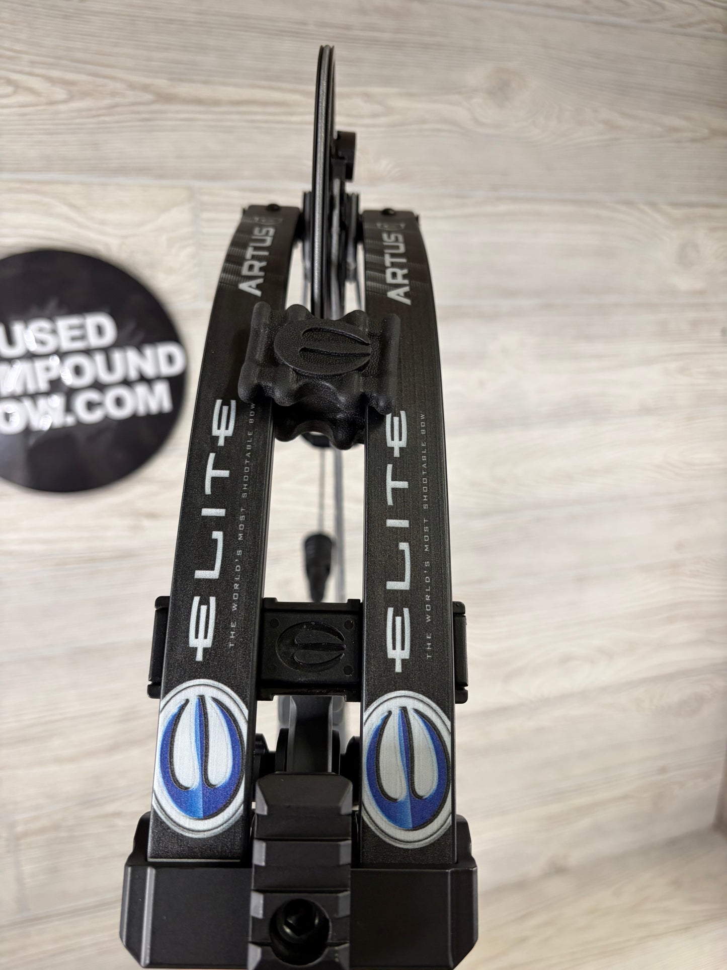 Elite Artus Right Handed Slate Gray 70lb