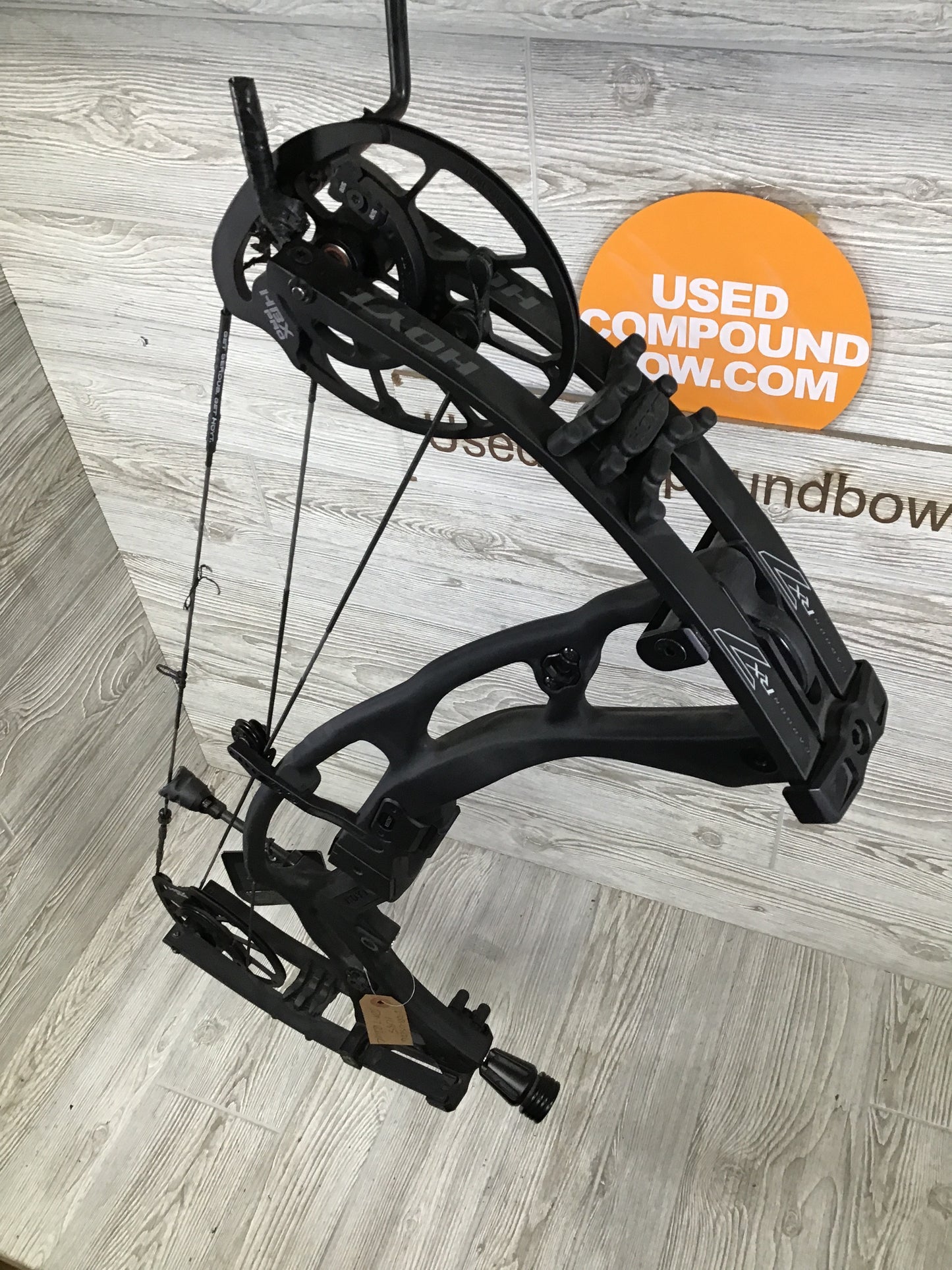 Hoyt RX-7 Right Hand 60-70# Black 25-30"