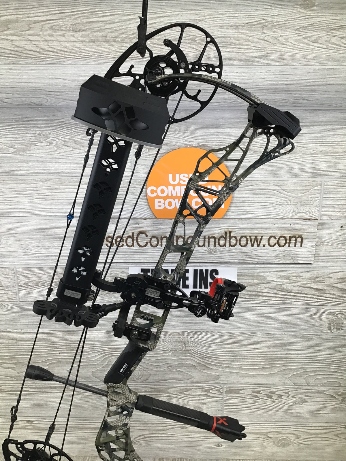 Used Mathews Lift X 29.5 Kuiu Right Hand 27.5/70# package