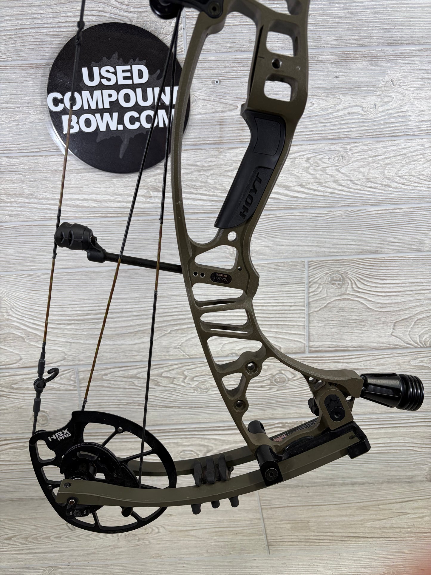 Hoyt VTM 31 Right Hand Wilderness Green 60-70lb