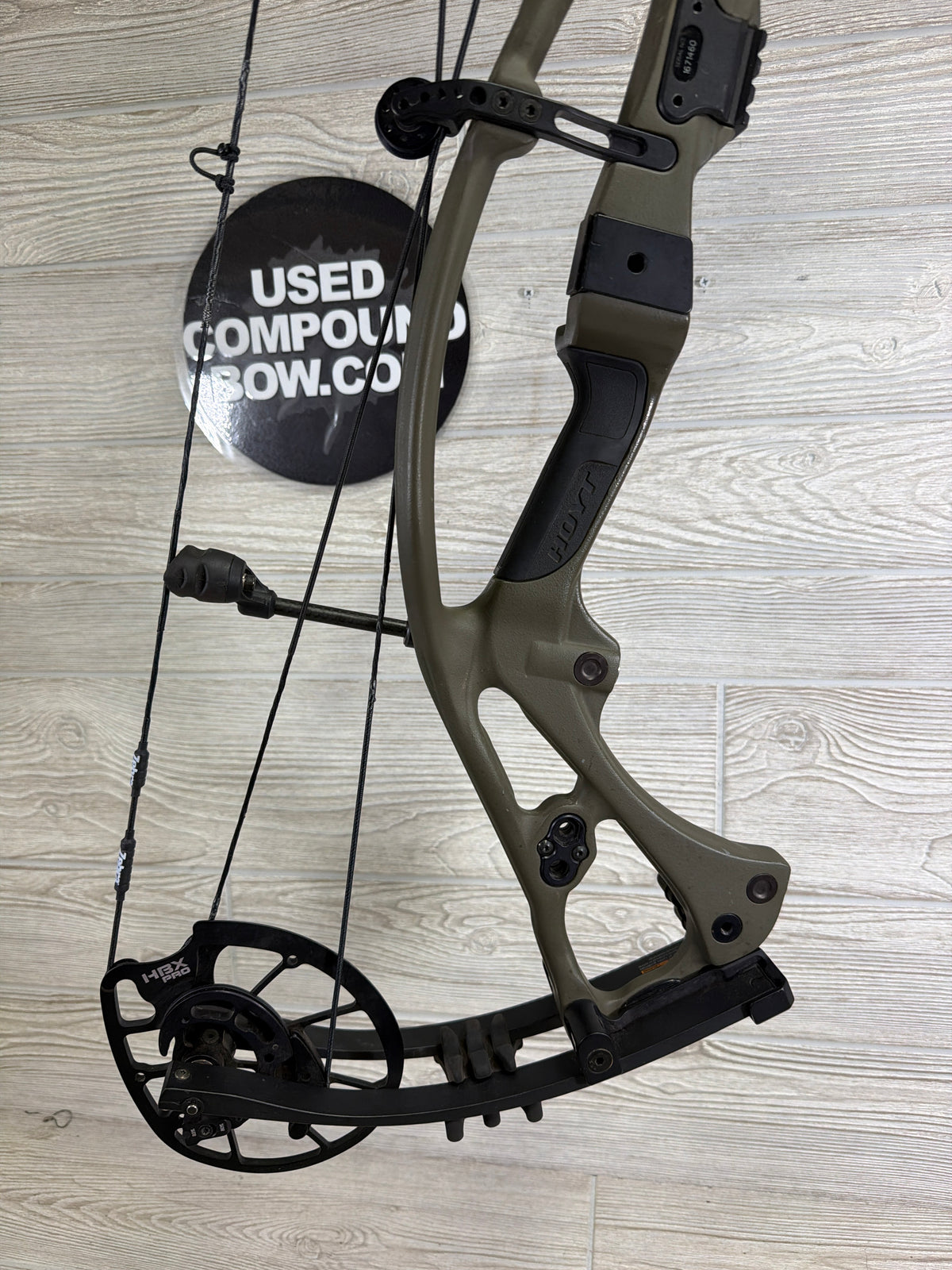 Used Hoyt RX-7 Right Hand 60-70# Wilderness 29"