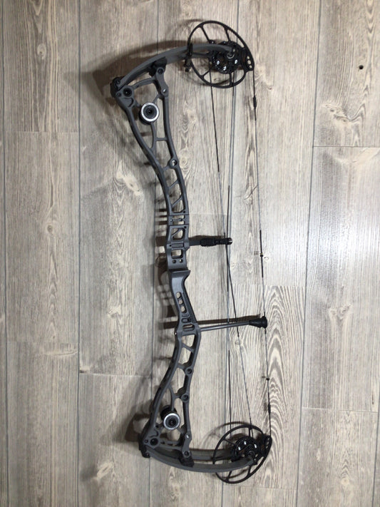 Bowtech Proven 34 LD Smoke Grey 70# 32" Bow