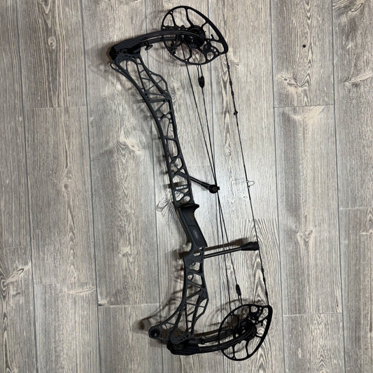 Used Mathews Lift X 29.5 Right Handed Shale with Black Limbs