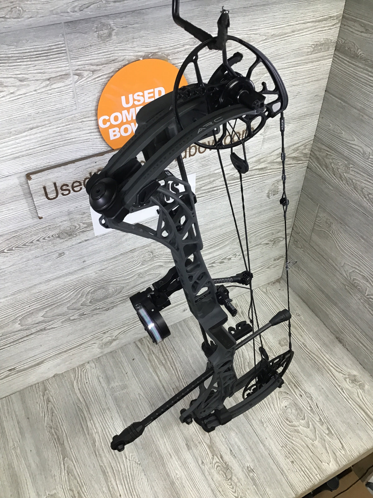 Used Mathews ARC 30 27.5" 60lb Right Hand Shale LOADED Bow Package