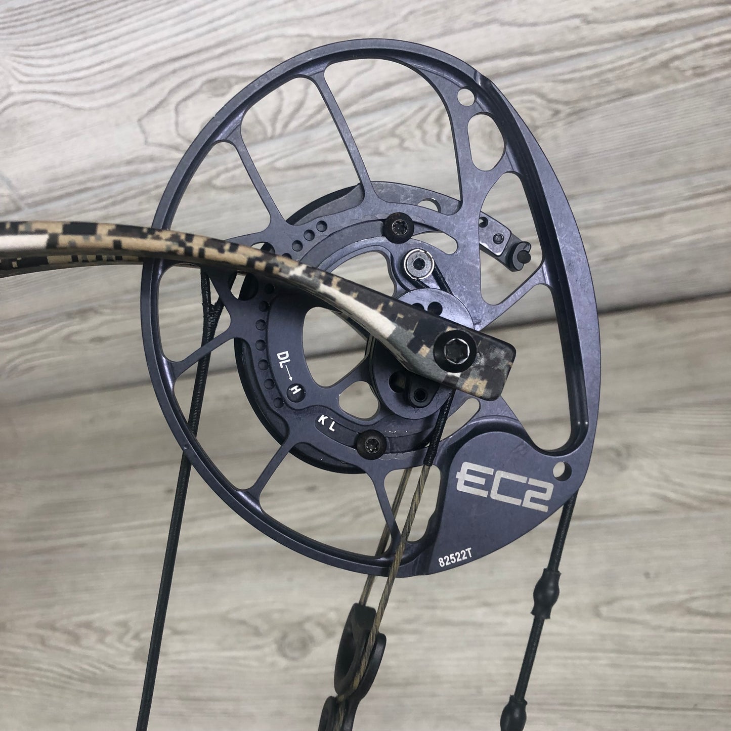 PSE Mach 34 EC2 Cam Right Hand charcoal riser, 70# el2 limbs and 80# FL limbs