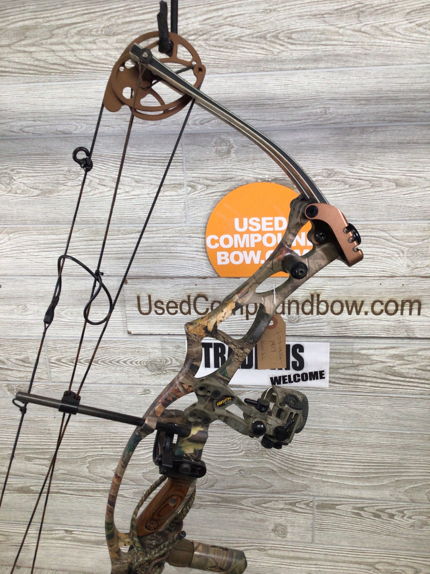Used Hoyt Trykon XL Right Handed 28.5" 60-70# camo package