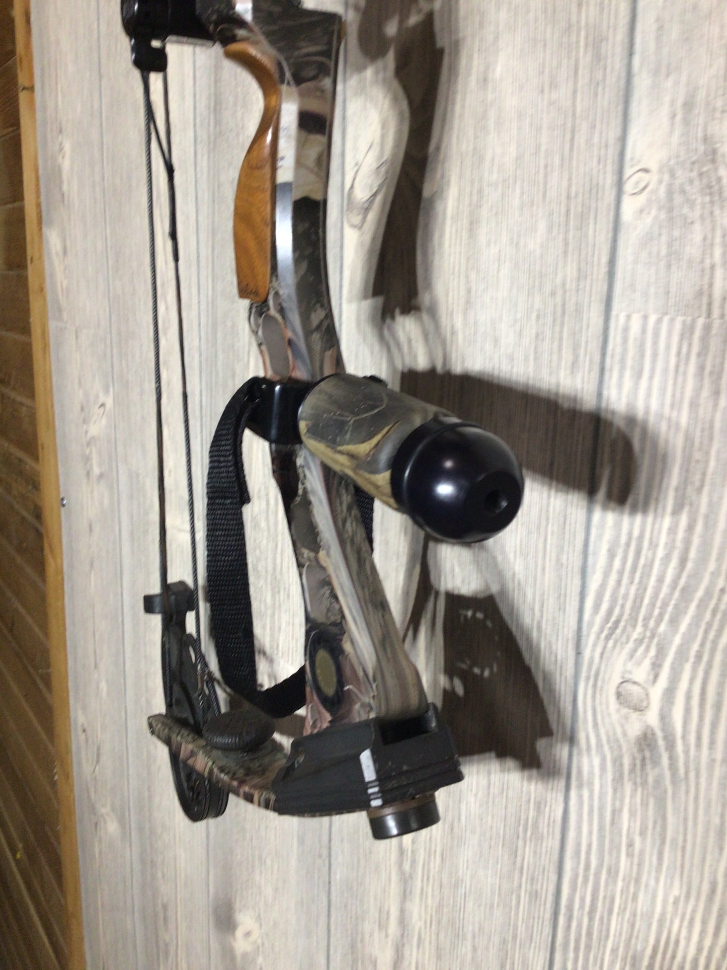 Mathews Outback 29" 70lb Right Handed Bow PKG