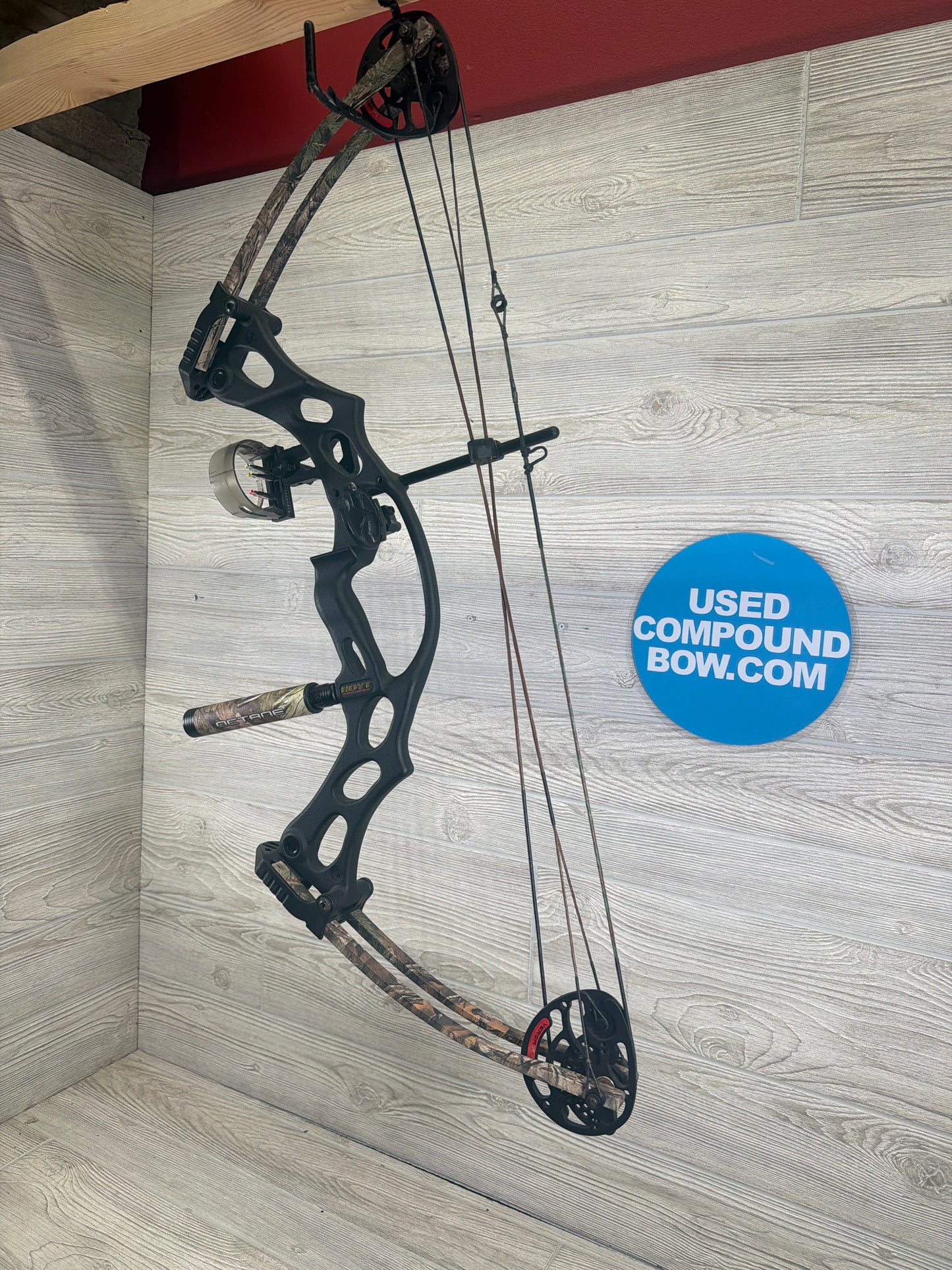 Used Hoyt Fireshot RH 18-28" 19-50lb Bow Pkg