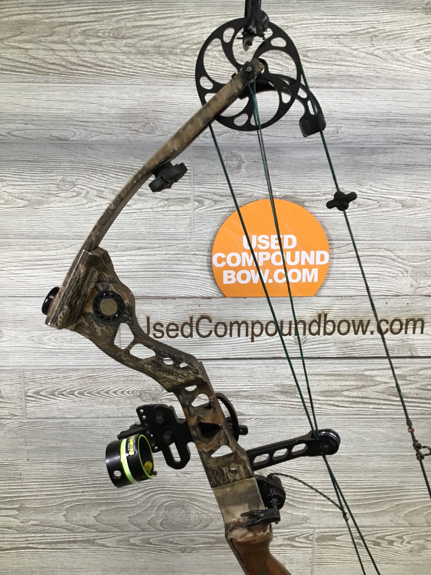 Used Mathews Legacy Right Handed 29" 70lb Package