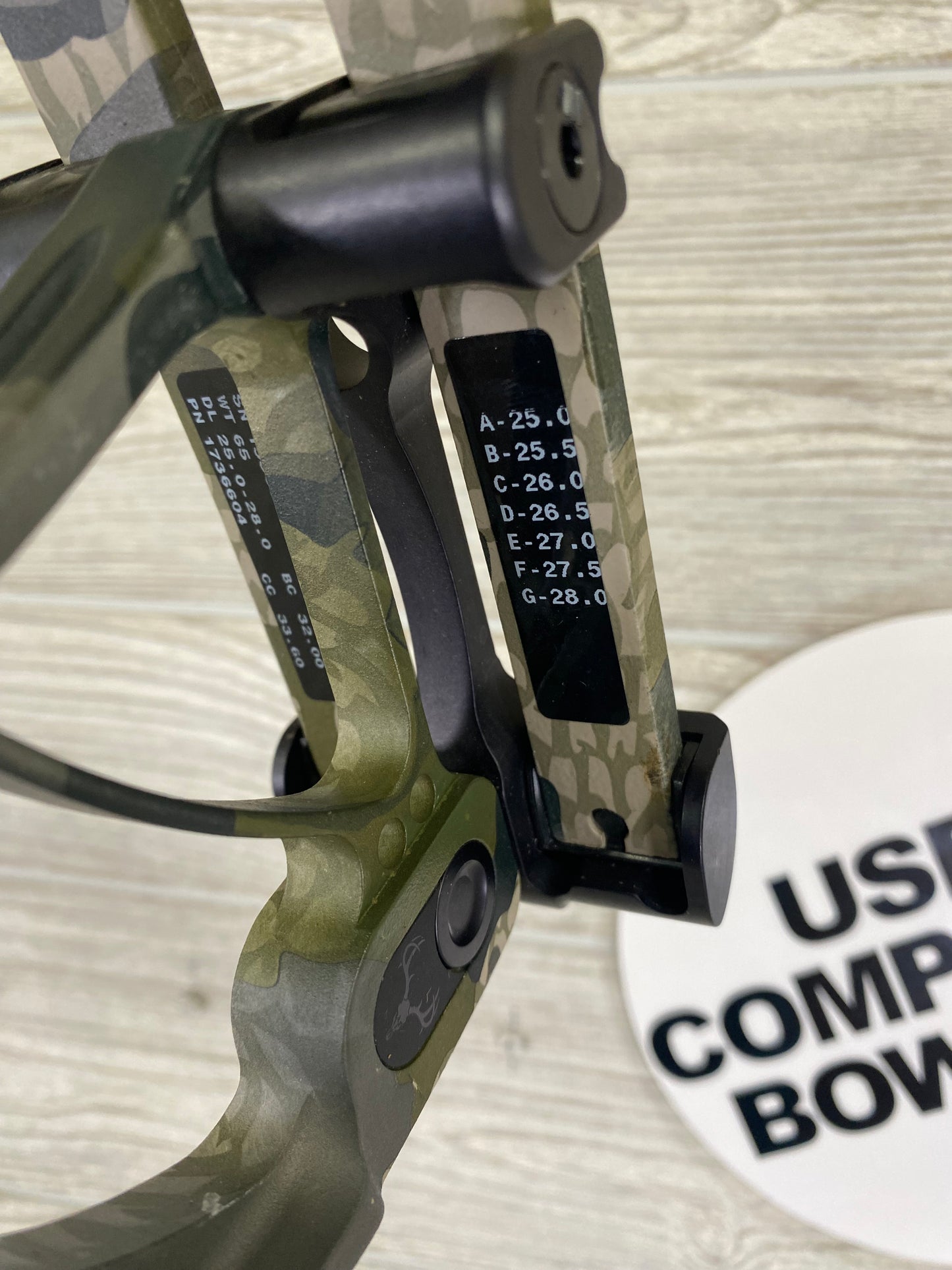 Used Hoyt Helix Left Hand 25-28" 55-65# Package