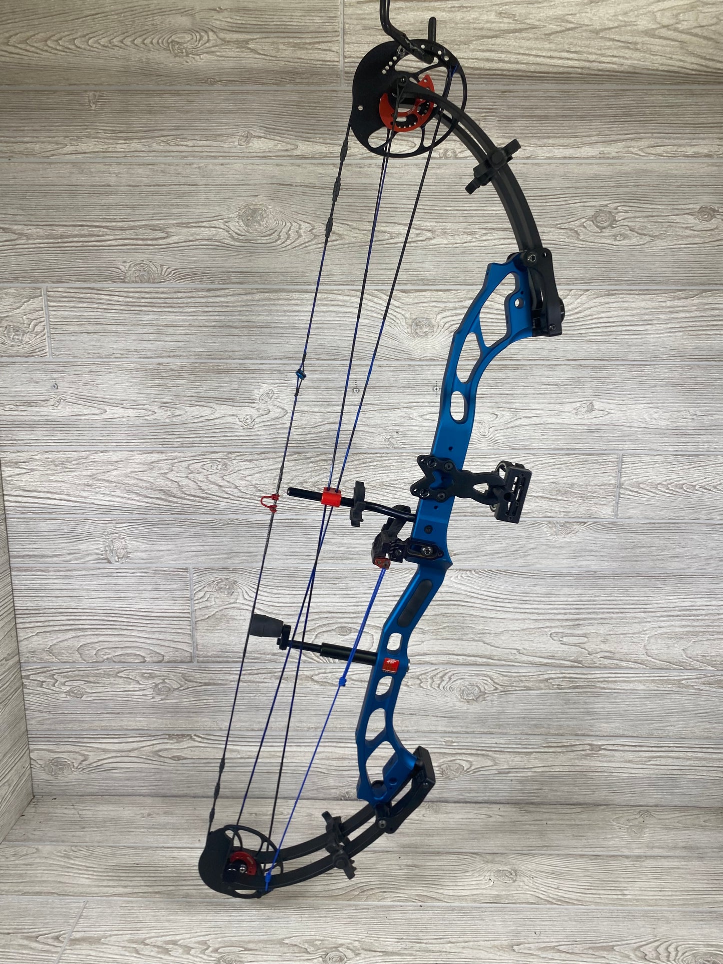 PSE Phenom SD Target Bow Package 60 lb max RH