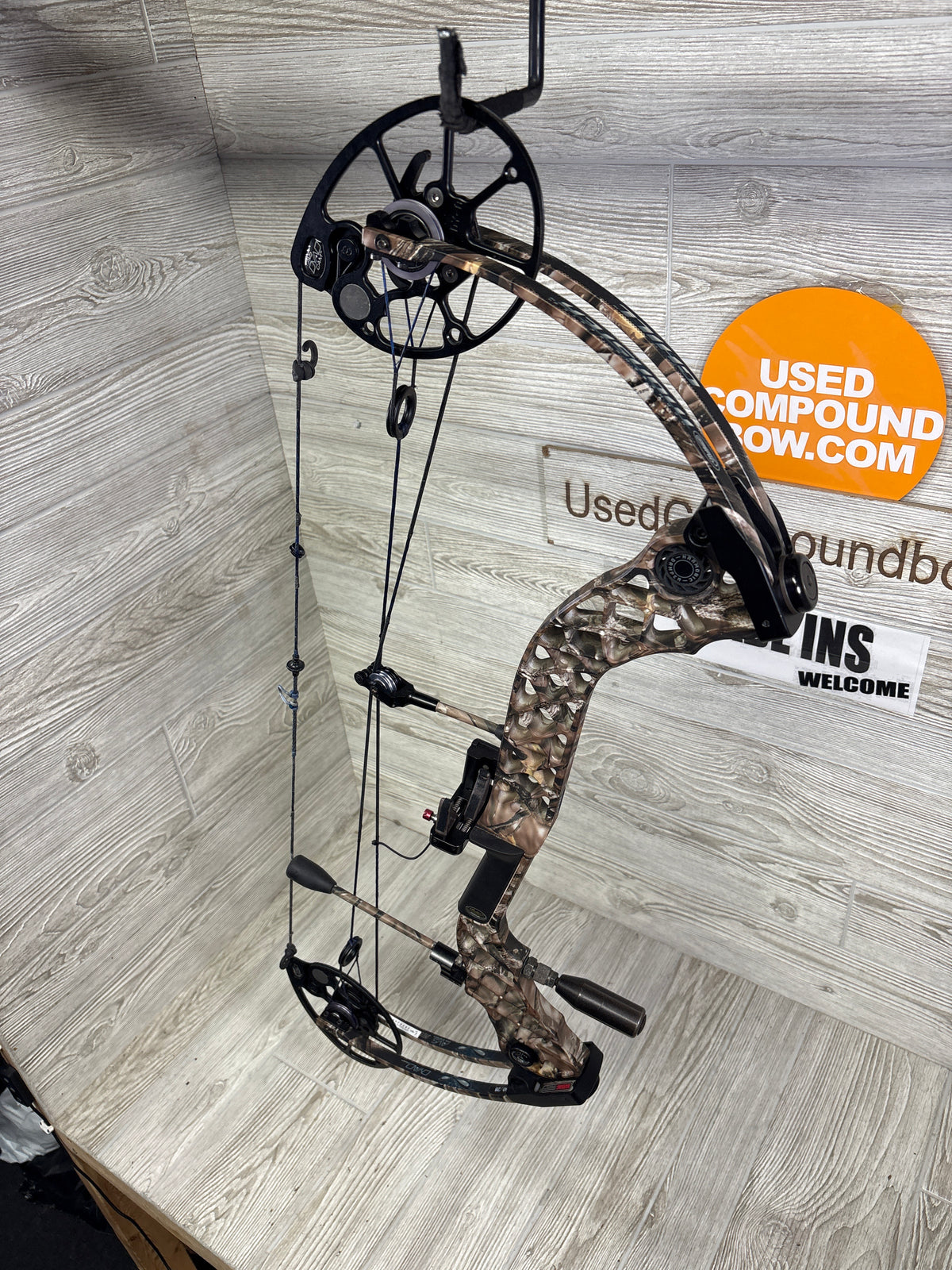 Used Mathews Chill 28/60 lost camo Left Handed