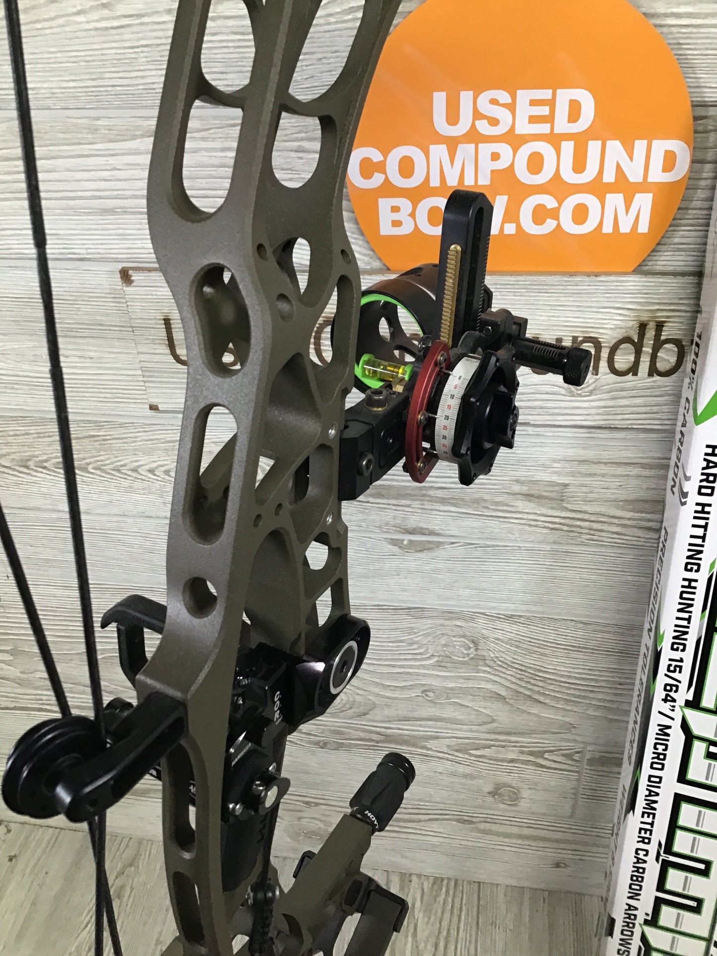 Used Hoyt Alpha AX-2 29 Wilderness RH 50-60 RTH Package!!
