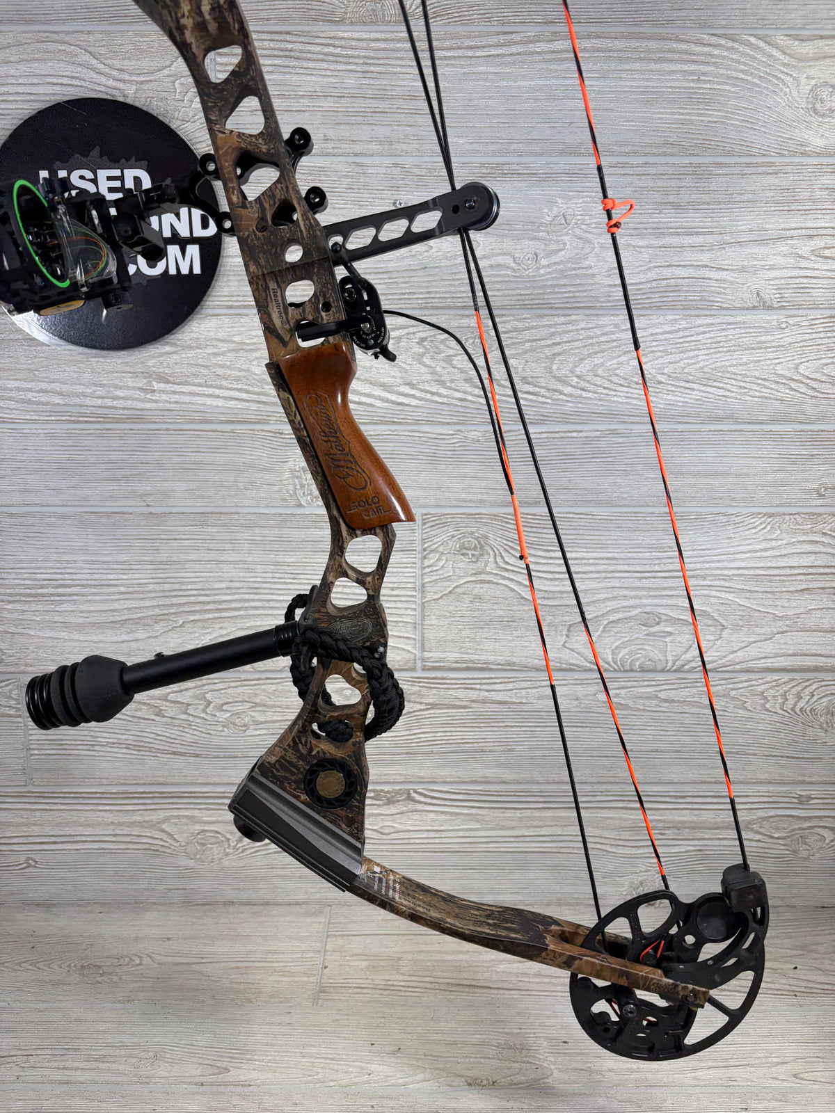 Used Mathews LX 30" 70lb Right Handed Bow Pkg