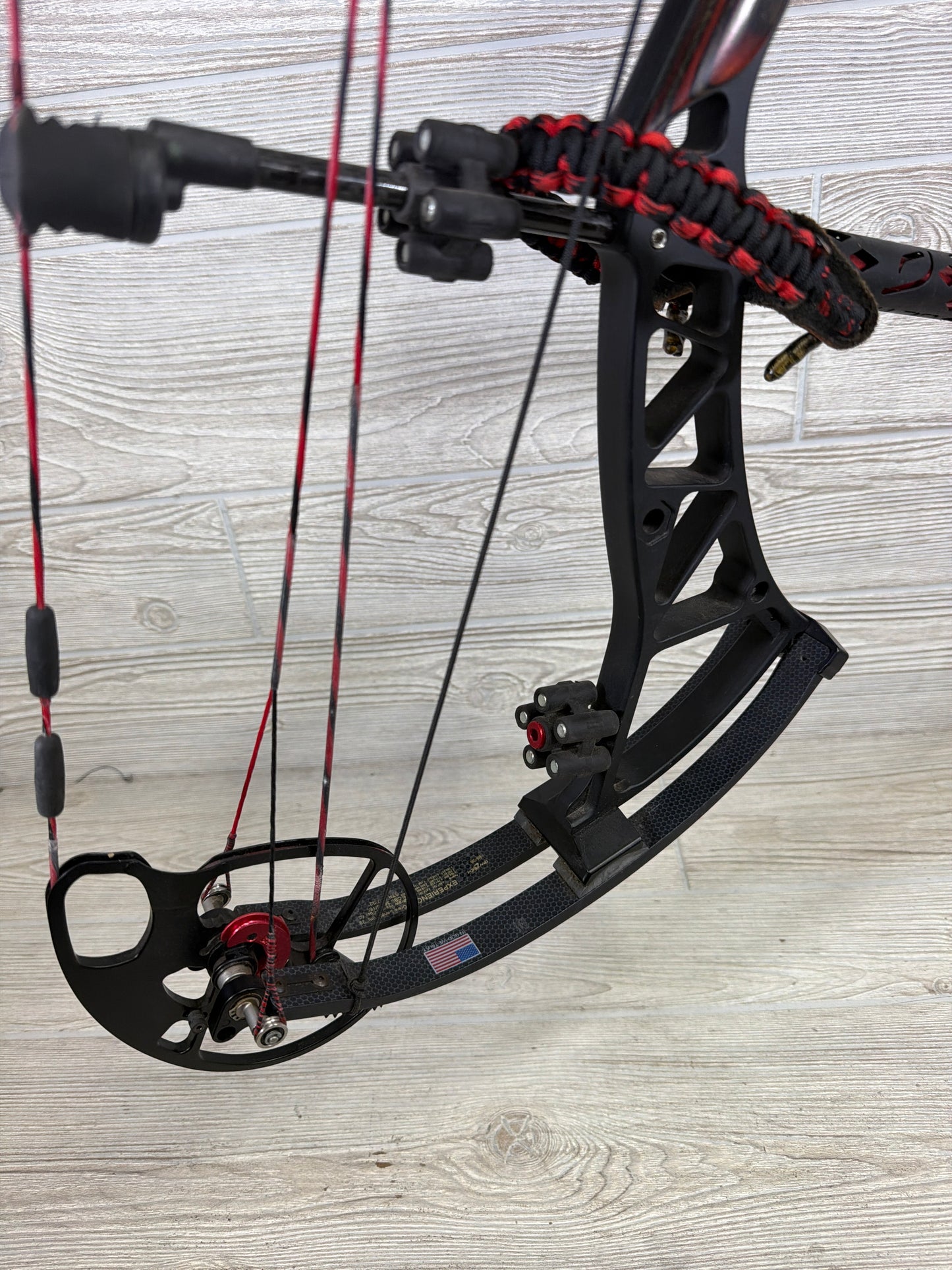 Used Right Hand Bowtech Experience Black 60# PKG