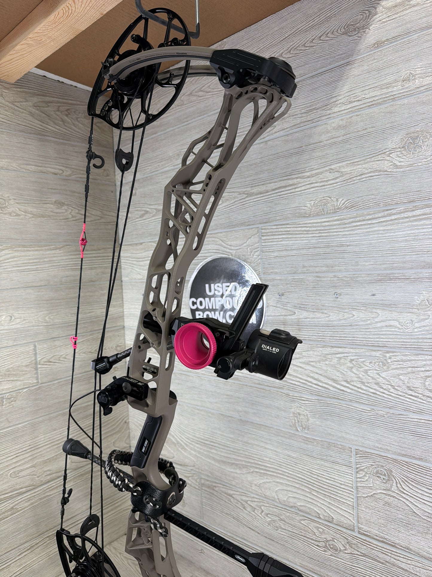 Mathews Lift 29.5 RH Granite Bow PKG
