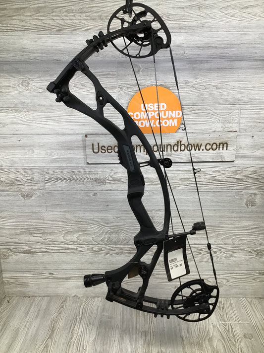 Hoyt RX-7 Right Hand 60-70# Black 25-30"