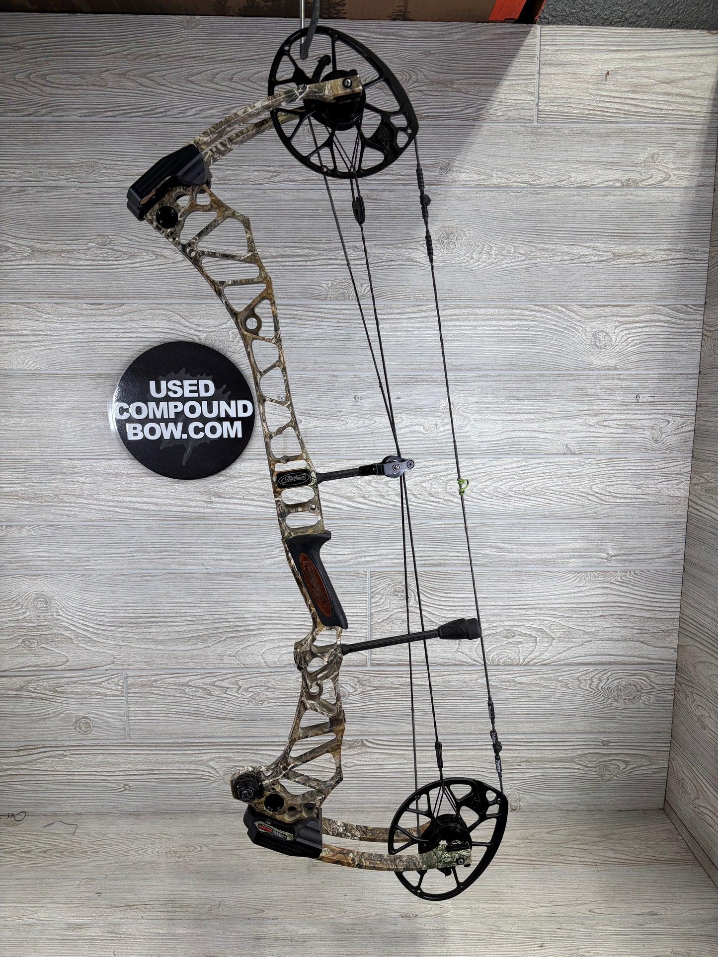 Used Mathews Traverse Right Handed 60-70lb 30" Realtree Camo