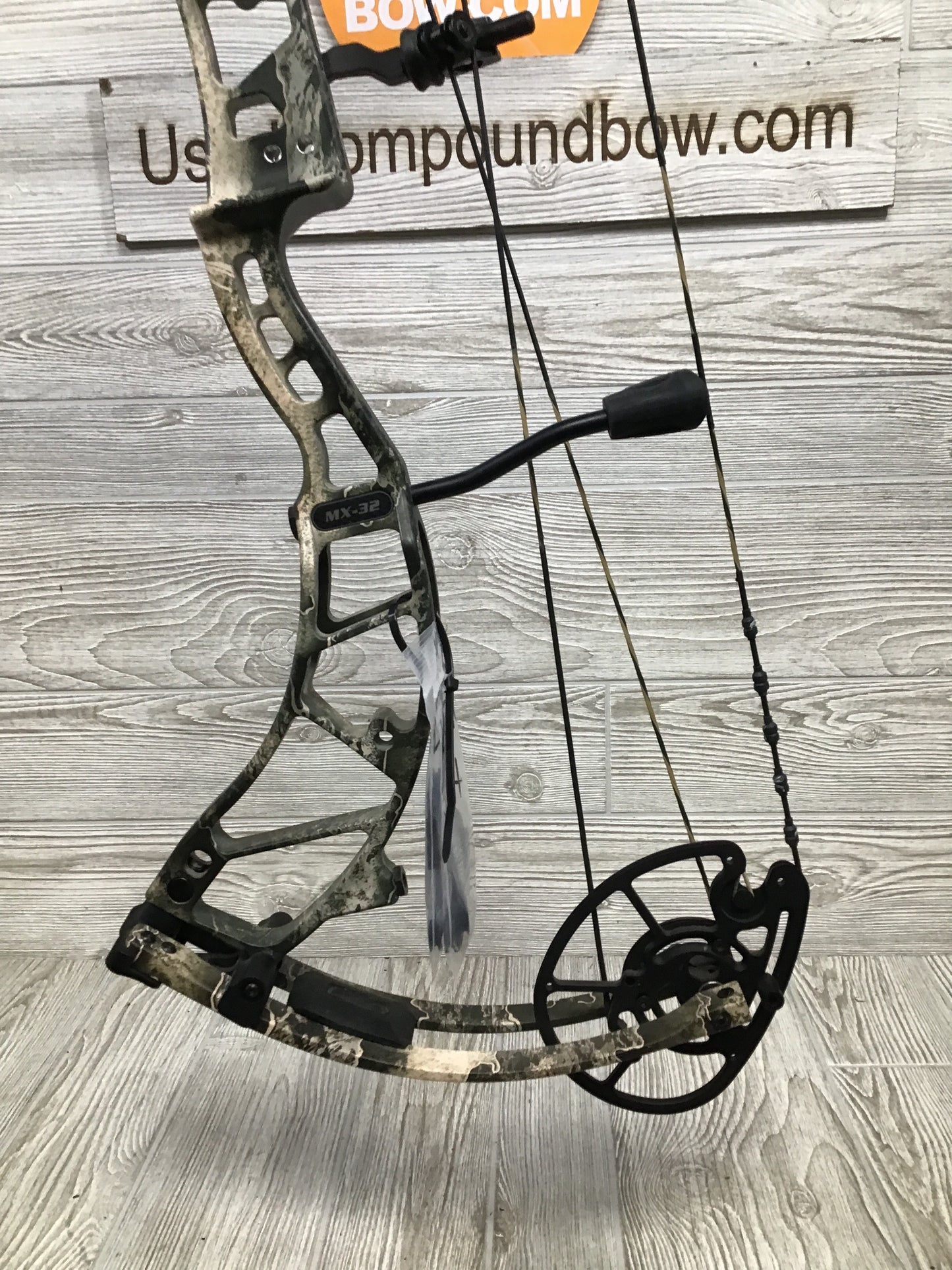 Xpedition MX-32 60-70# Right Handed realtree escape Camo unshot