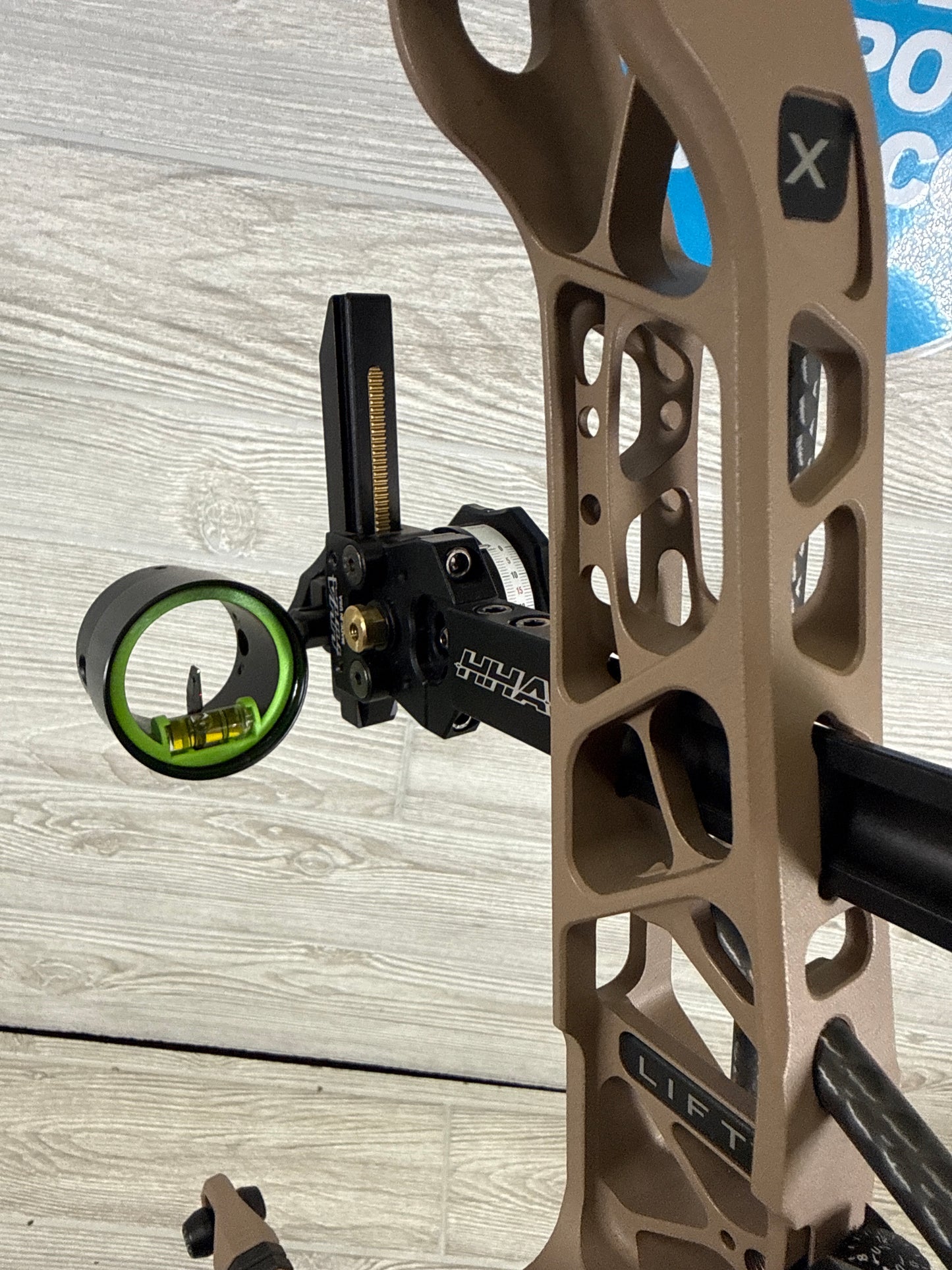 Used Mathews Lift X 33 Earth Right Handed Package