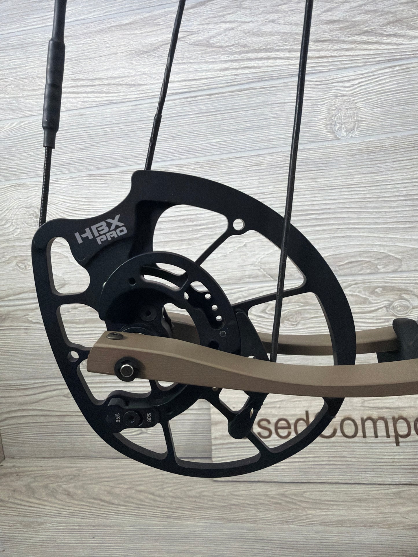 Used Hoyt Carbon RX-7 28.5" 70lb Right Hand Buckskin Bow w/Schaefer XV Rest