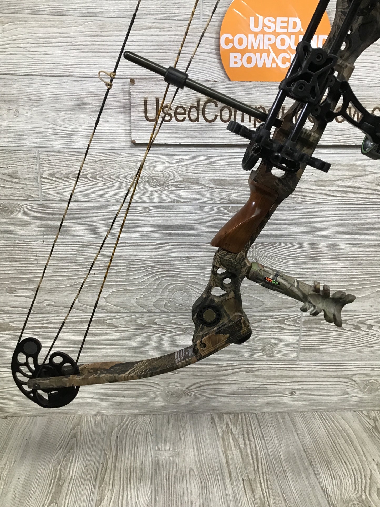 Used Mathews SQ2 28" 70 lb Realtree X-tra Hunting PKG