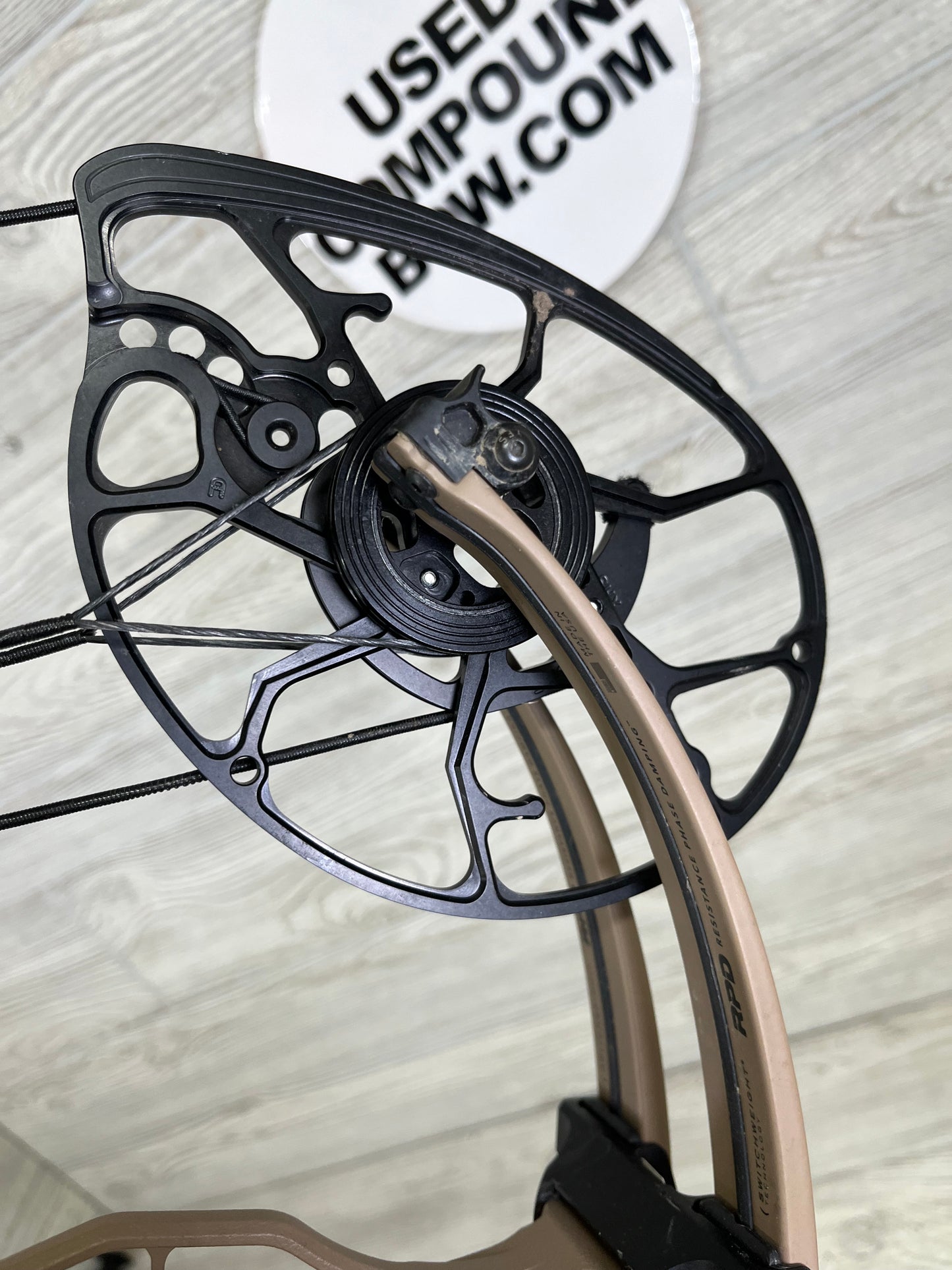 Used Mathews Lift 33 Right-Handed Earth Bow